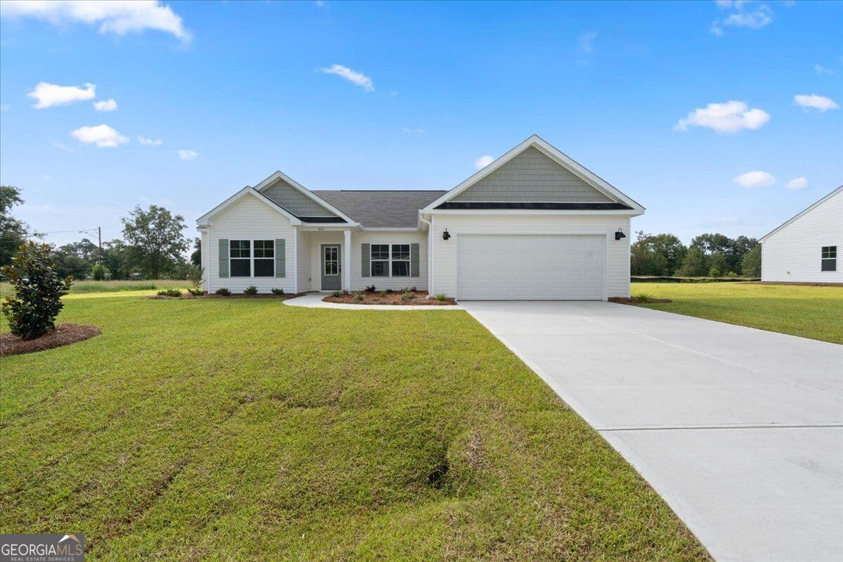 4 bedroom, 2 bathroom, 1,909 sq ft single family residence under contract at 205 Palmetto Loop, Vidalia, GA 30474 — photo 4