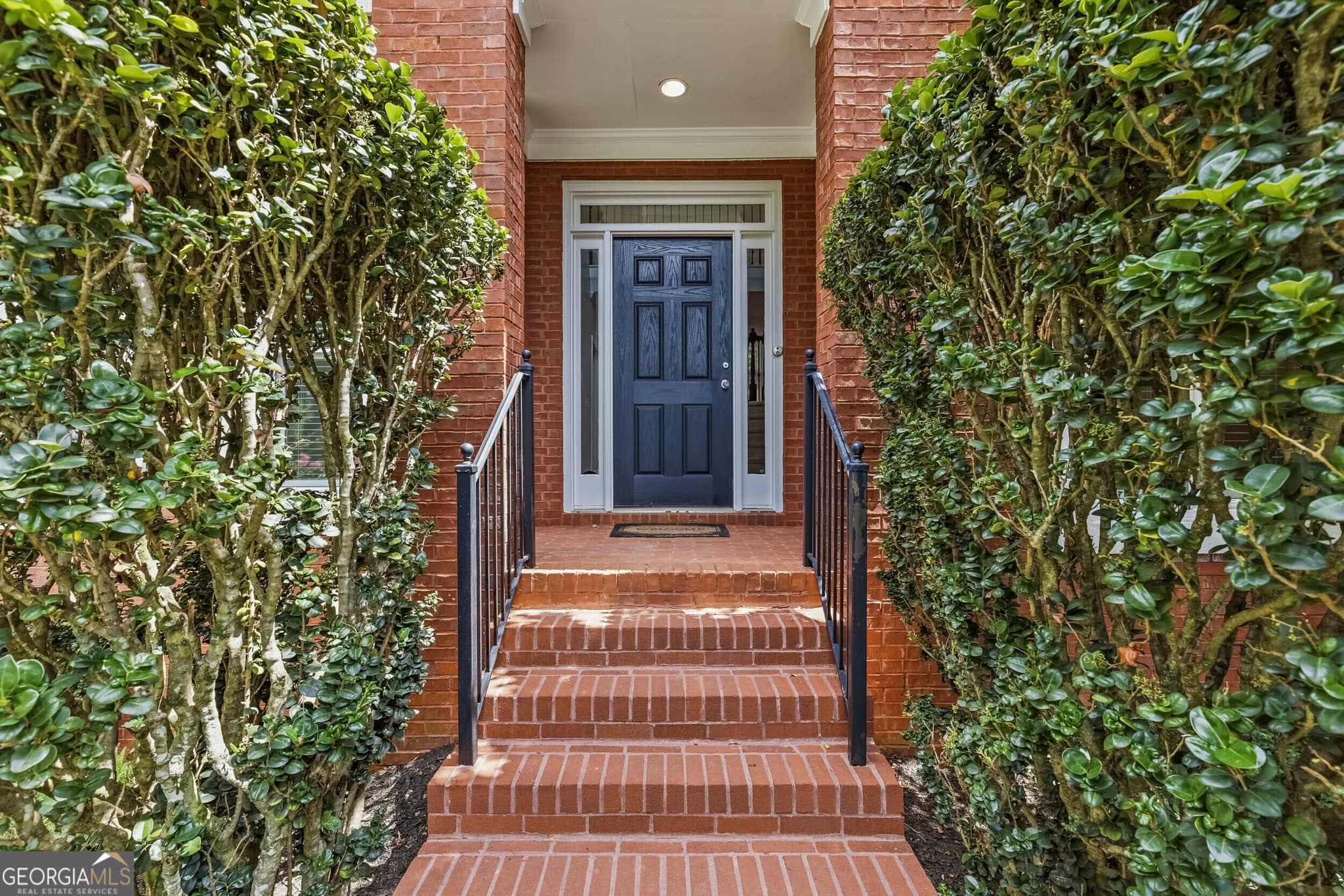 6 bedroom, 5 bathroom, 5,061 sq ft single family residence for sale at 2815 Arabian Trail, Marietta, GA 30062 — photo 2