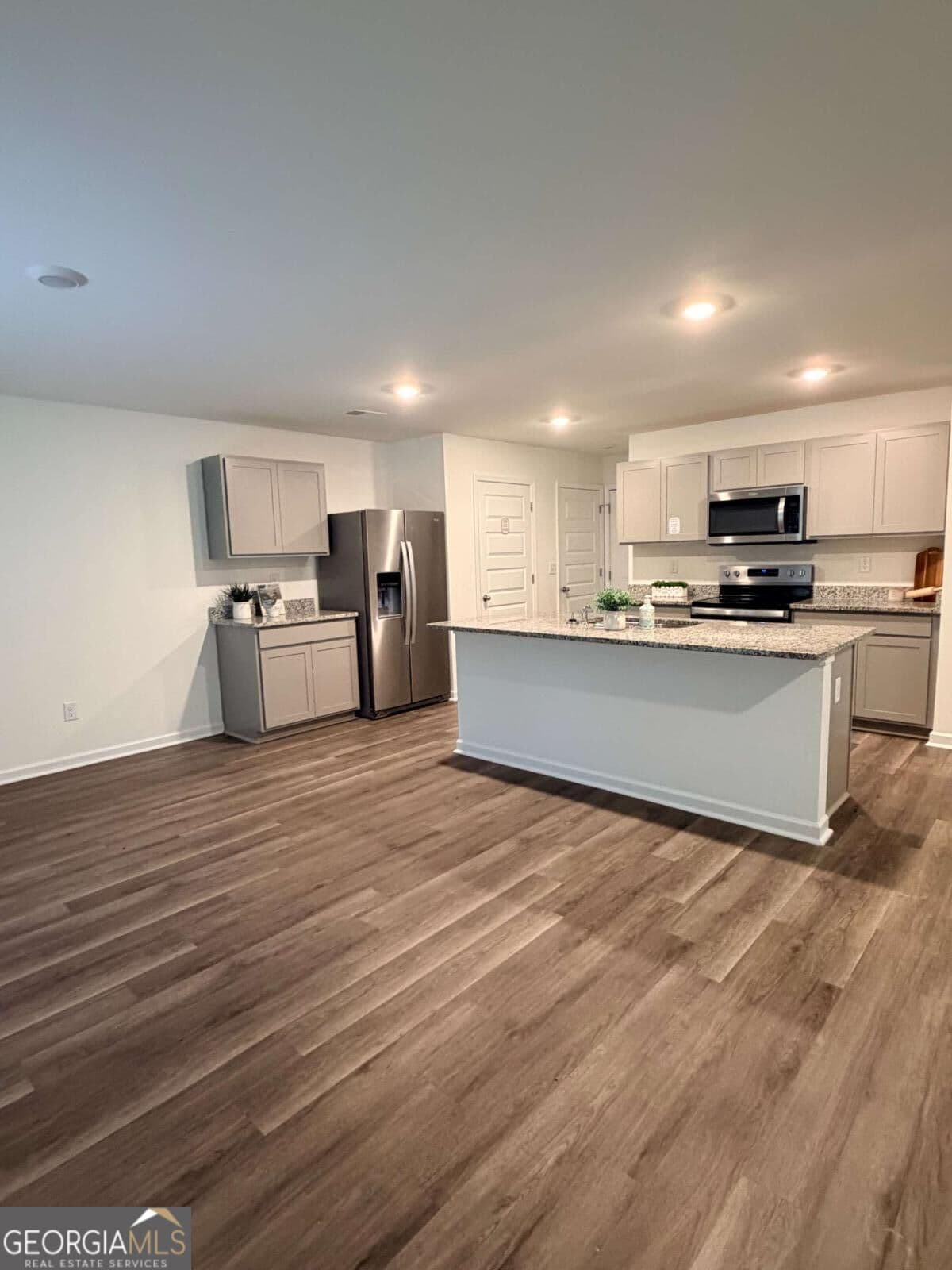 4 bedroom, 2.5 bathroom, 1,929 sq ft single family residence for rent at 214 Coastal Drive 214, Statham, GA 30666 for $1,999 a month — photo 2