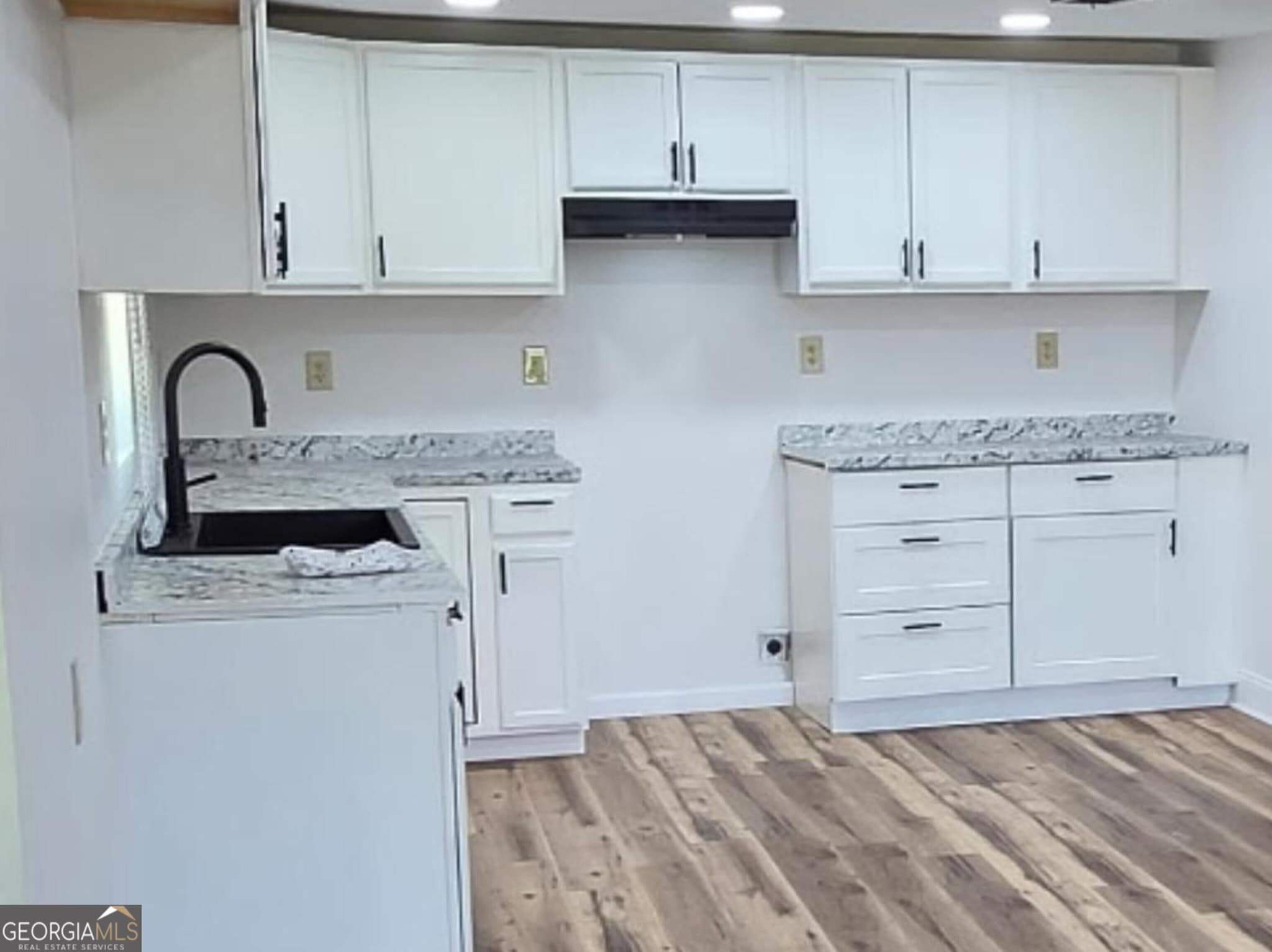 3 bedroom, 2 bathroom, 995 sq ft single family residence under contract at 2336 Woodlawn, Tifton, GA 31794 — photo 4