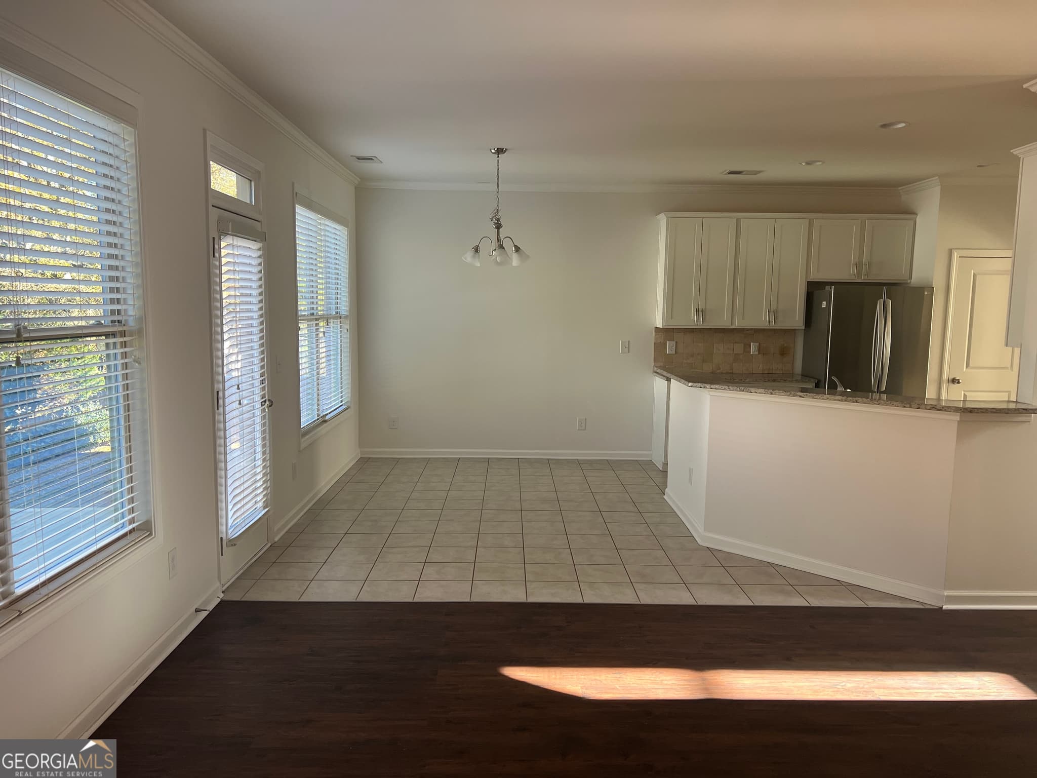 5 bedroom, 3 bathroom, 2,600 sq ft single family residence for sale at 6499 Panasa Court, Norcross, GA 30093 — photo 6