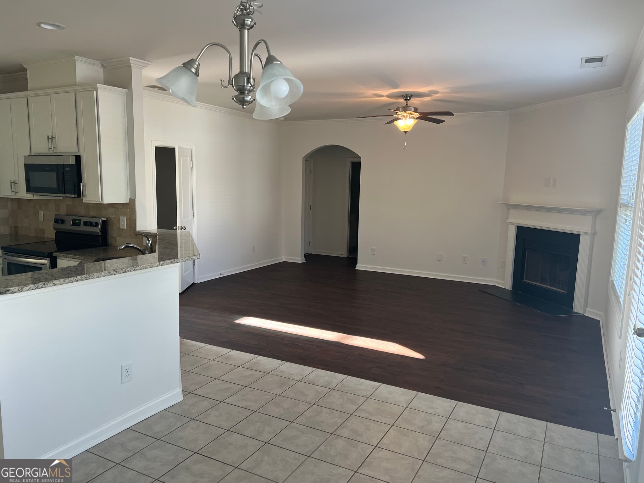 5 bedroom, 3 bathroom, 2,600 sq ft single family residence for sale at 6499 Panasa Court, Norcross, GA 30093 — photo 9