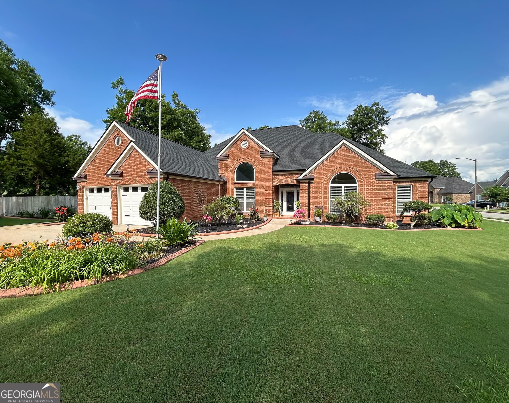 4 bedroom, 2.5 bathroom, 2,672 sq ft single family residence sold at 100 Elysee Court, Centerville, GA 31028
