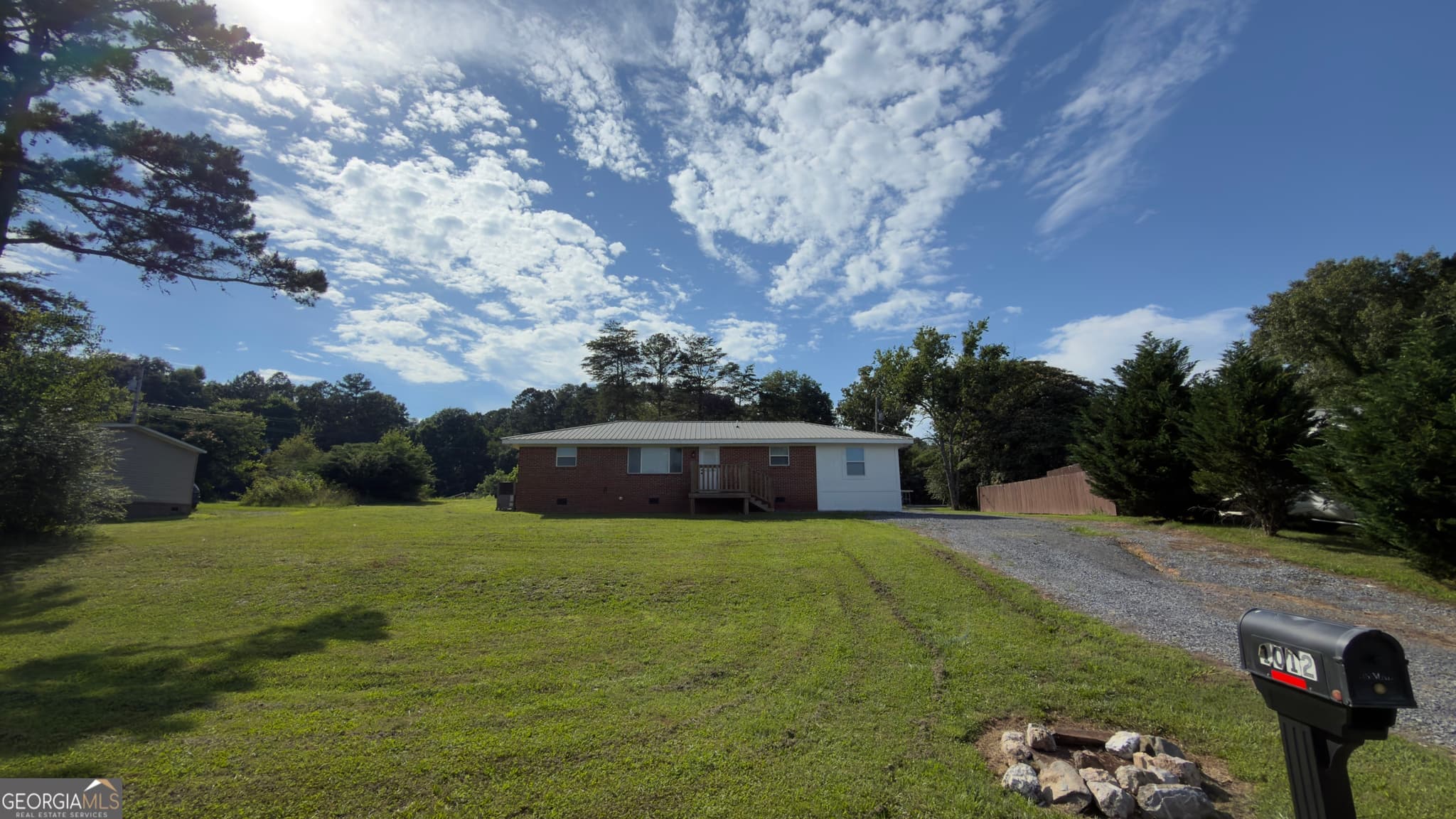3 bedroom, 2 bathroom, 1,375 sq ft single family residence for sale at 1012 Mount Vernon Road, Tunnel Hill, GA 30755 — photo 2