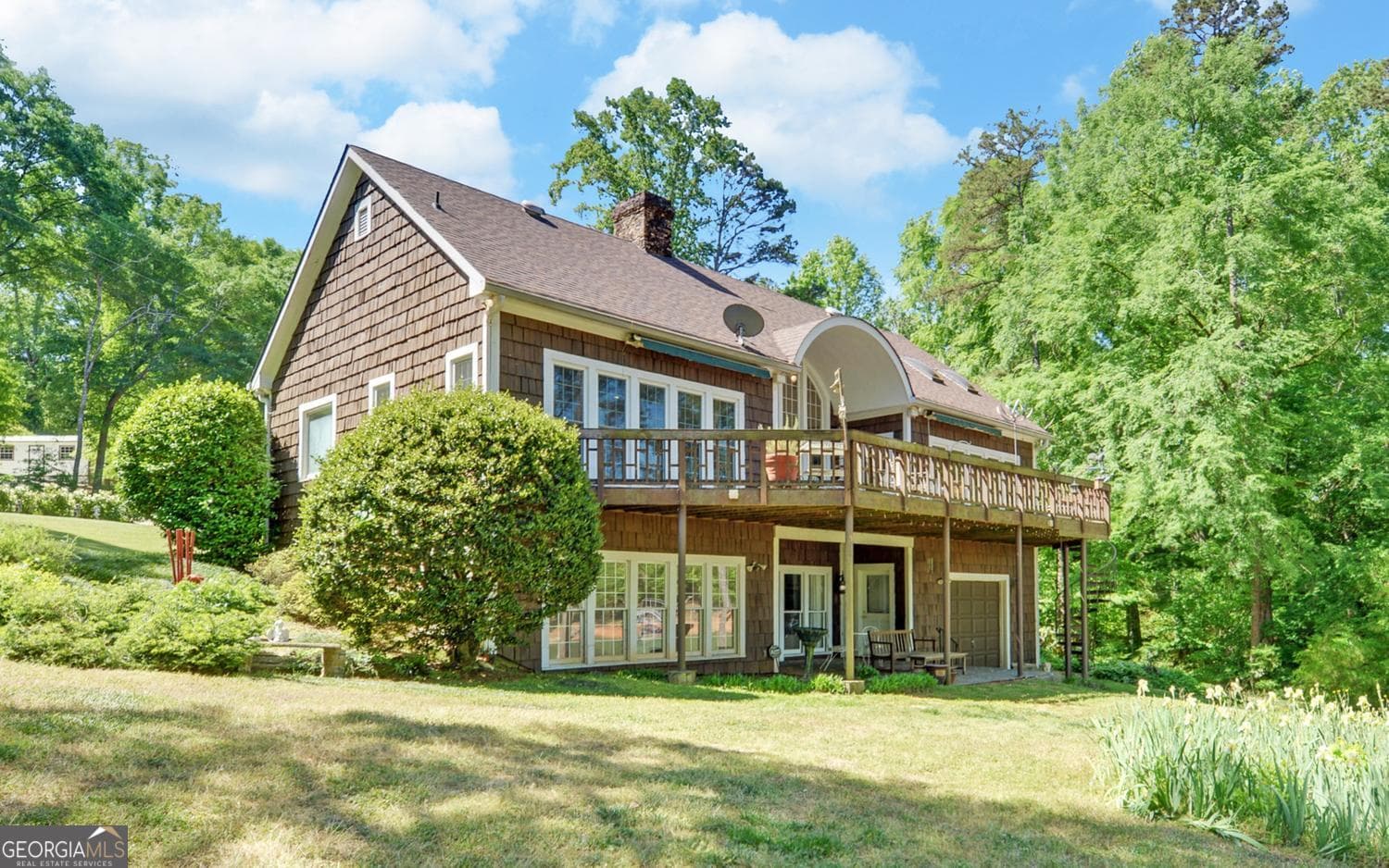 3 bedroom, 3 bathroom, 3,142 sq ft single family residence for sale at 1700 Harbor Light Marina Road, Lavonia, GA 30553 — photo 2
