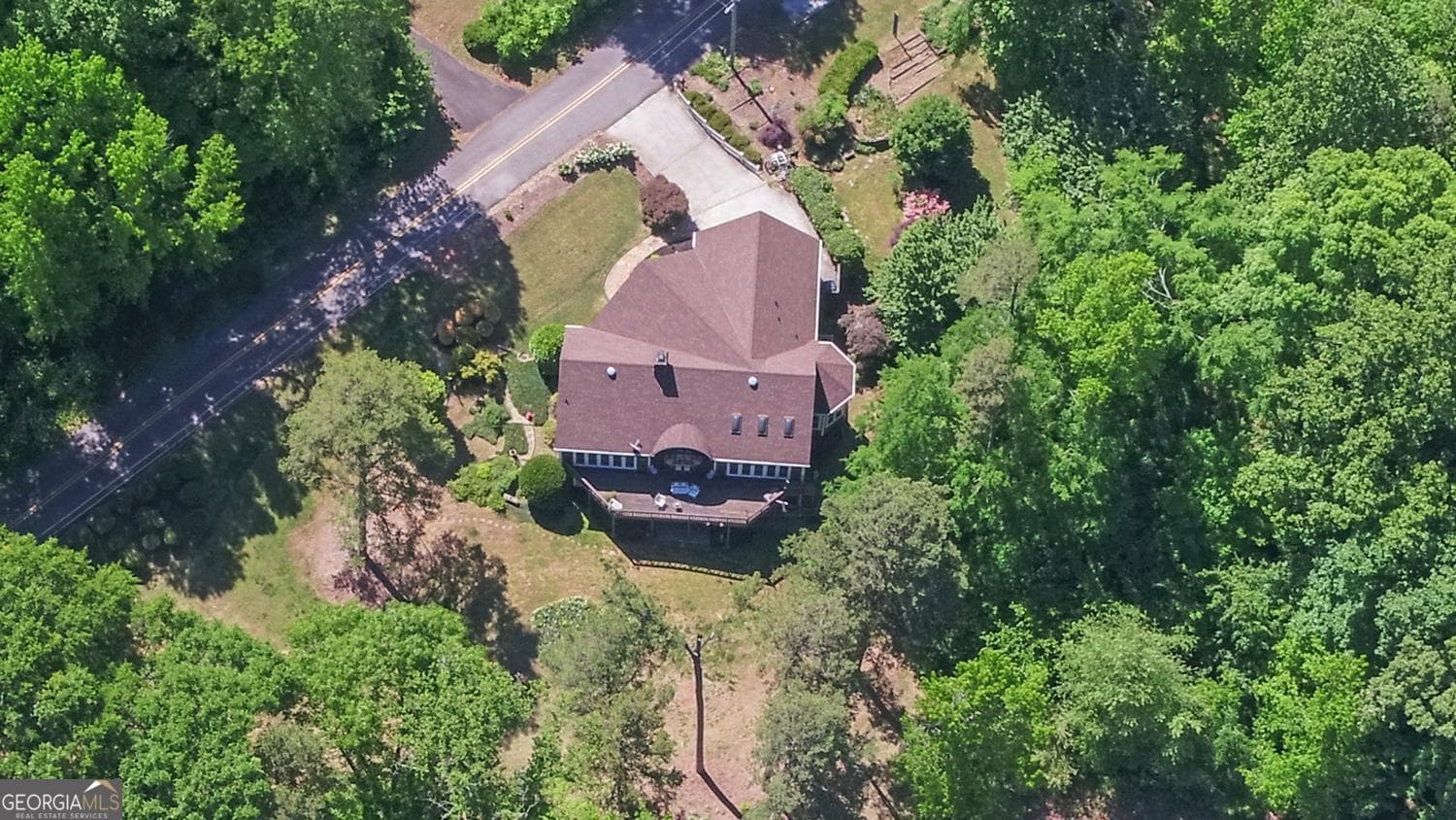 3 bedroom, 3 bathroom, 3,142 sq ft single family residence for sale at 1700 Harbor Light Marina Road, Lavonia, GA 30553 — photo 7