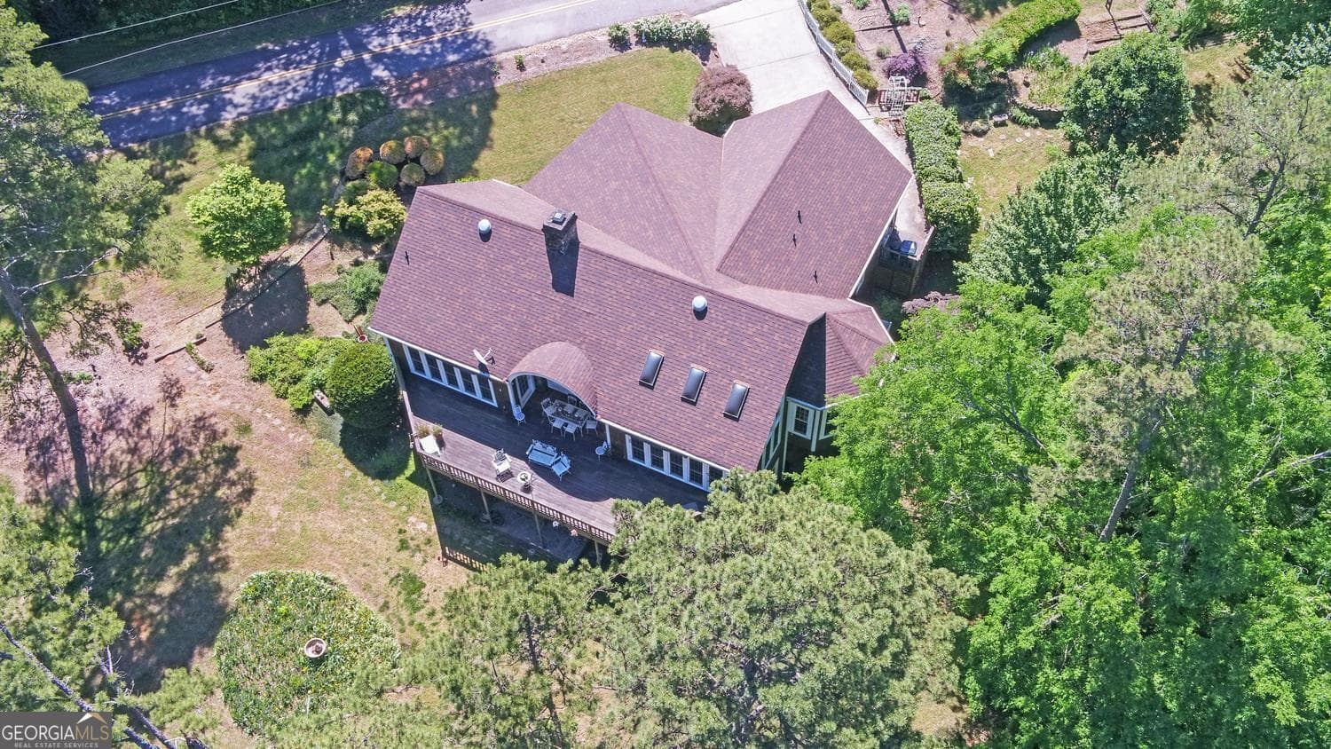 3 bedroom, 3 bathroom, 3,142 sq ft single family residence for sale at 1700 Harbor Light Marina Road, Lavonia, GA 30553 — photo 4