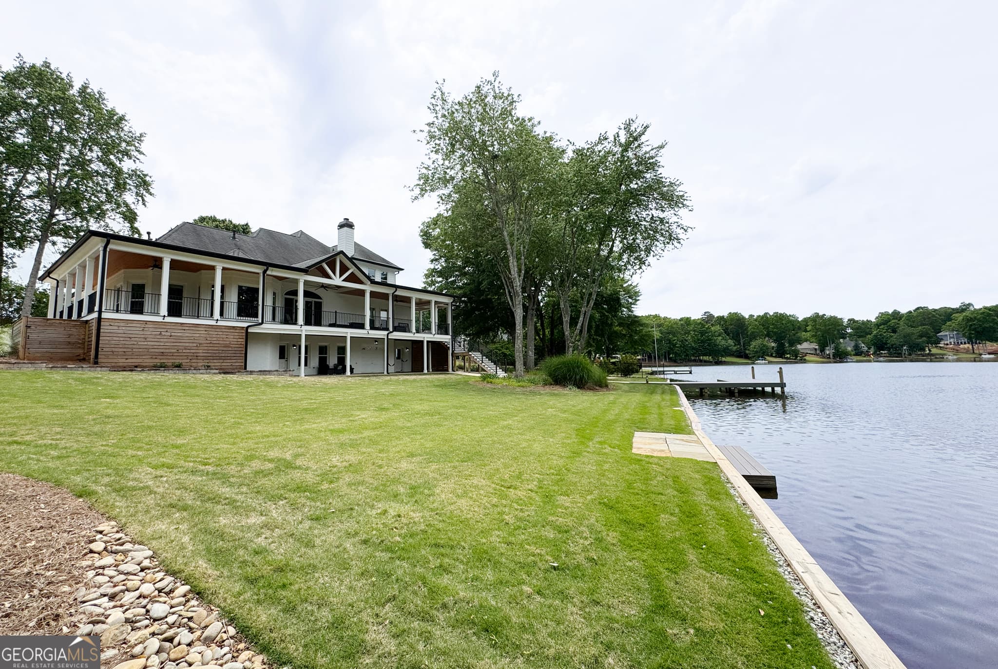 4 bedroom, 3.5 bathroom, 3,294 sq ft single family residence for sale at 145 Bay Drive, Newnan, GA 30263 — photo 10