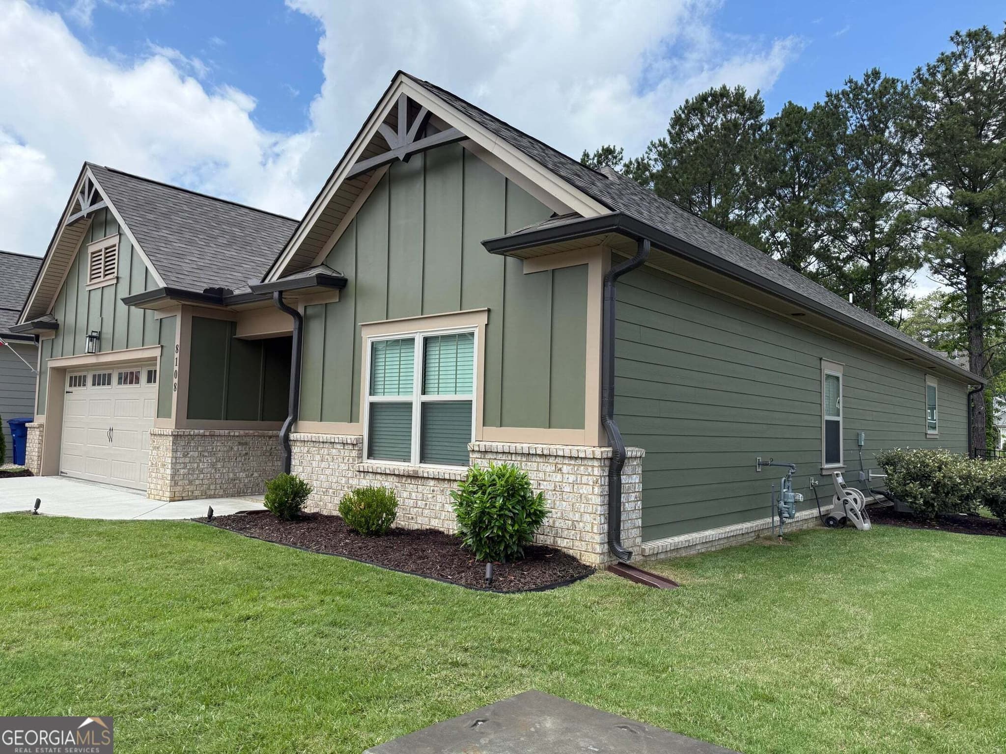 3 bedroom, 2 bathroom, 2,063 sq ft single family residence sold at 8108 Pennant Place, Chattanooga, TN 37421