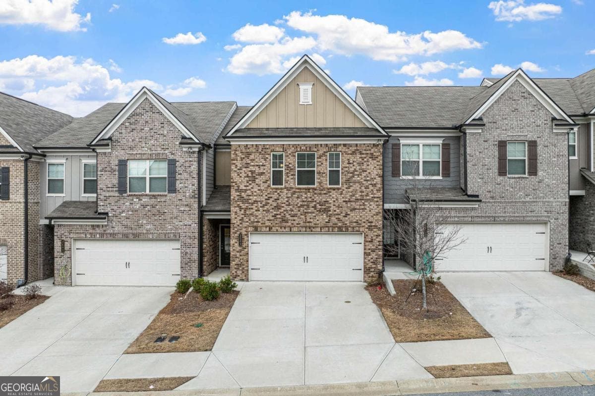3 bedroom, 2.5 bathroom, 2,069 sq ft townhouse for rent at 2502 Pearl Ridge Trace, Buford, GA 30519 for $2,300 a month — photo 1 of 1