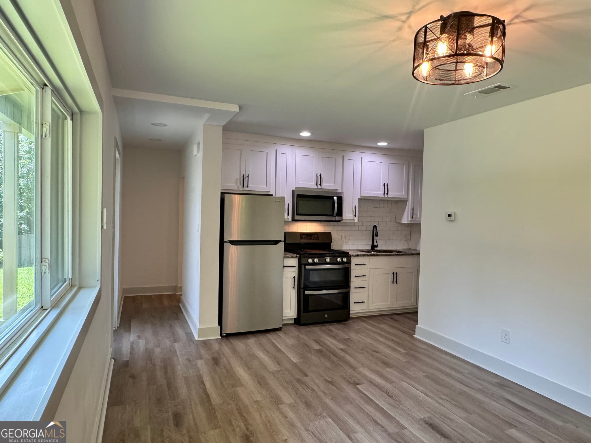 3 bedroom, 2 bathroom, 1,047 sq ft single family residence for rent at 1473 Calhoun Street Lane, Macon, GA 31201 for $1,450 a month — photo 3