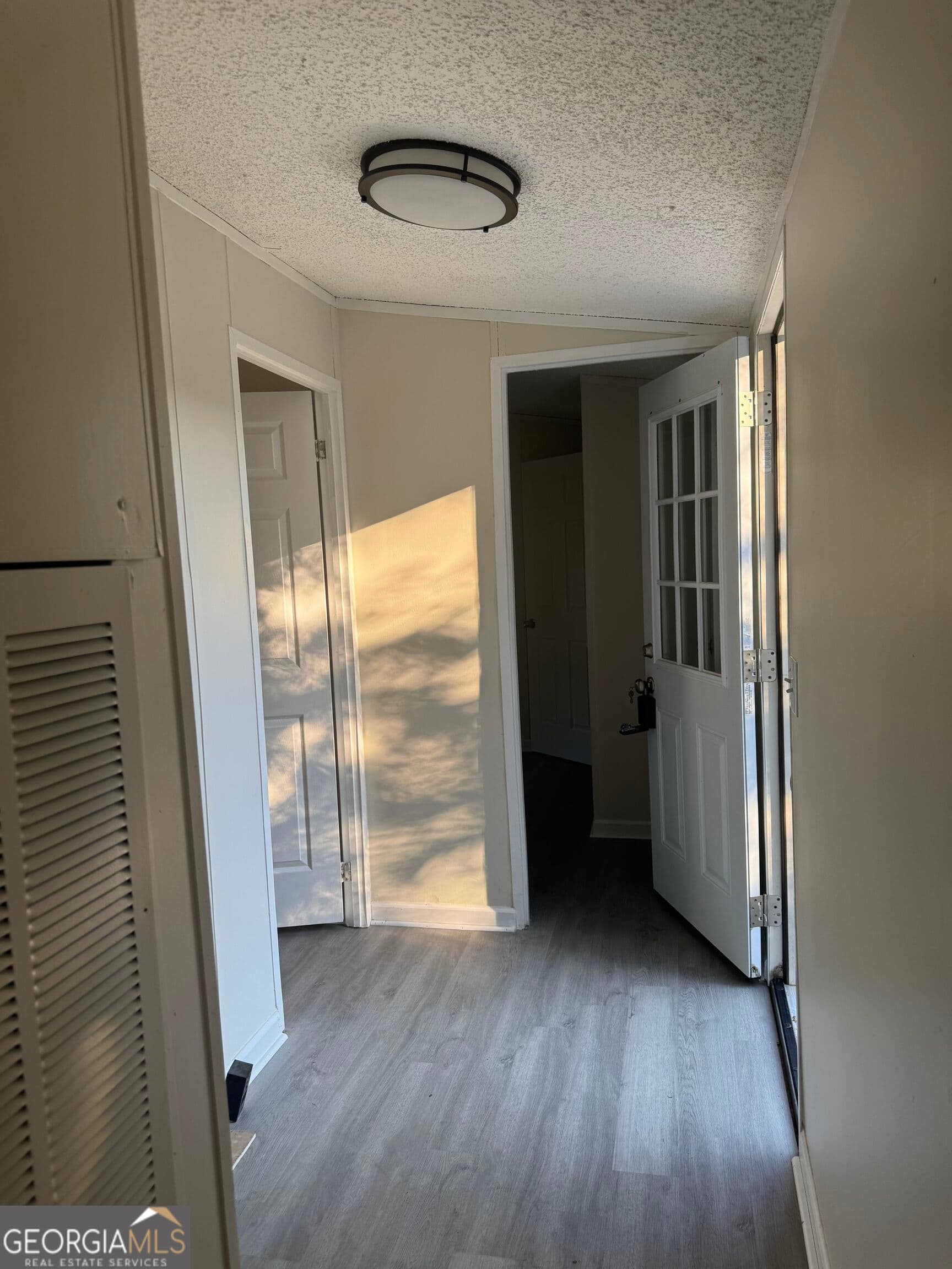 2 bedroom, 1 bathroom, 728 sq ft manufactured home,single family residence under contract at 955 Pinehill Road, Dublin, GA 31021 — photo 7