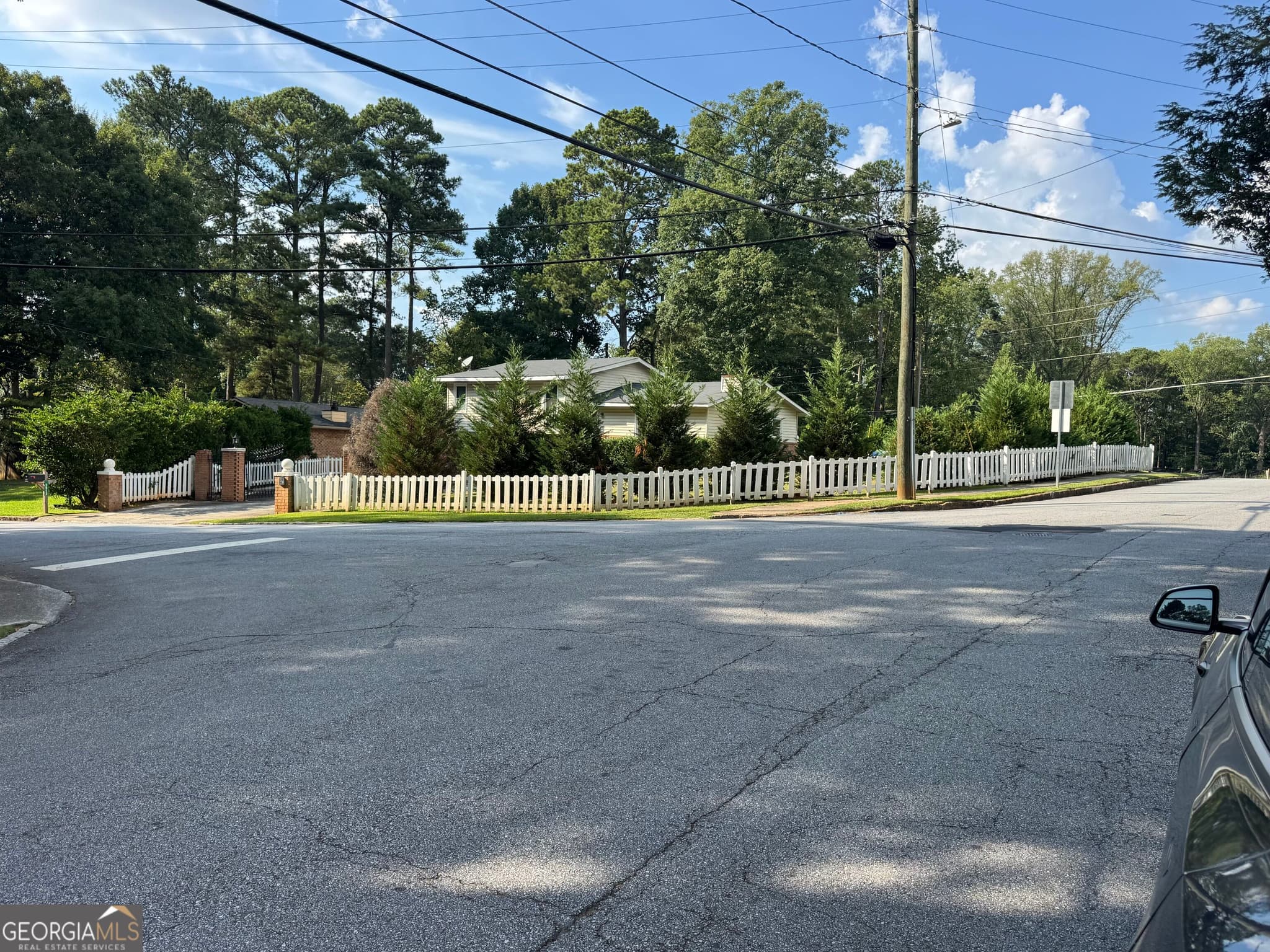 3 bedroom, 2.5 bathroom, 1,450 sq ft single family residence for sale at 3912 Donaldson Drive, Atlanta, GA 30341 — photo 8
