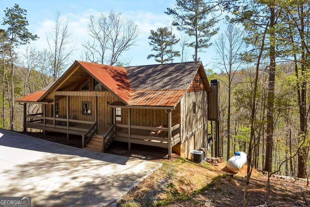 5 bedroom, 3 bathroom, 3,000 sq ft cabin,single family residence for sale at 65 Dawn Lane 725, Ellijay, GA 30540 — photo 2