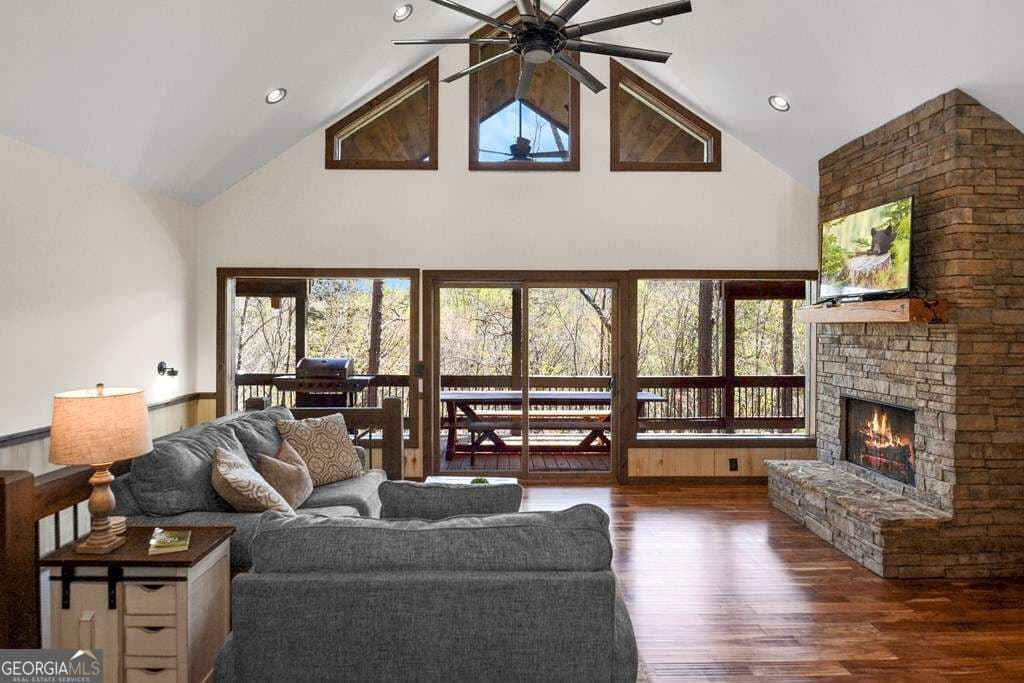 5 bedroom, 3 bathroom, 3,000 sq ft cabin,single family residence for sale at 65 Dawn Lane 725, Ellijay, GA 30540 — photo 6