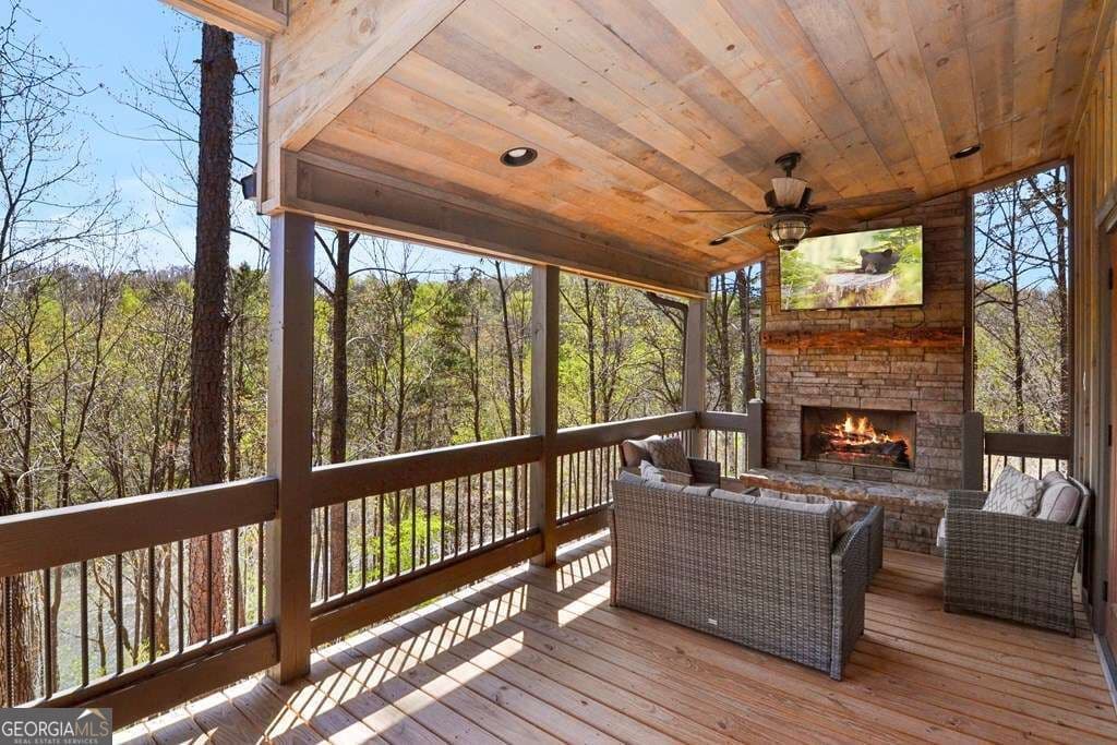 5 bedroom, 3 bathroom, 3,000 sq ft cabin,single family residence for sale at 65 Dawn Lane 725, Ellijay, GA 30540 — photo 5