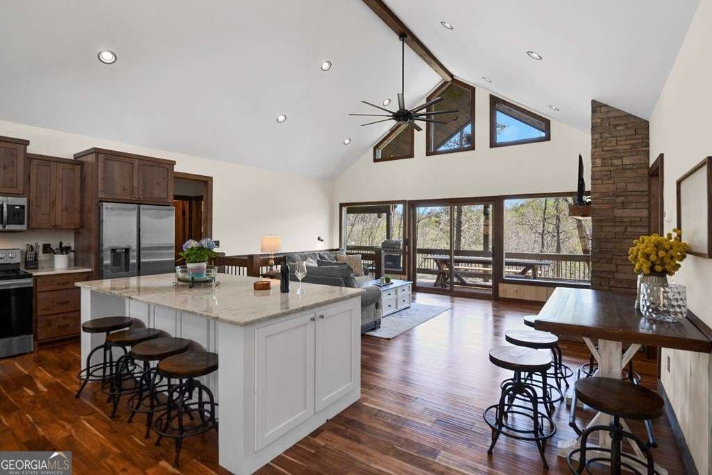 5 bedroom, 3 bathroom, 3,000 sq ft cabin,single family residence for sale at 65 Dawn Lane 725, Ellijay, GA 30540 — photo 10