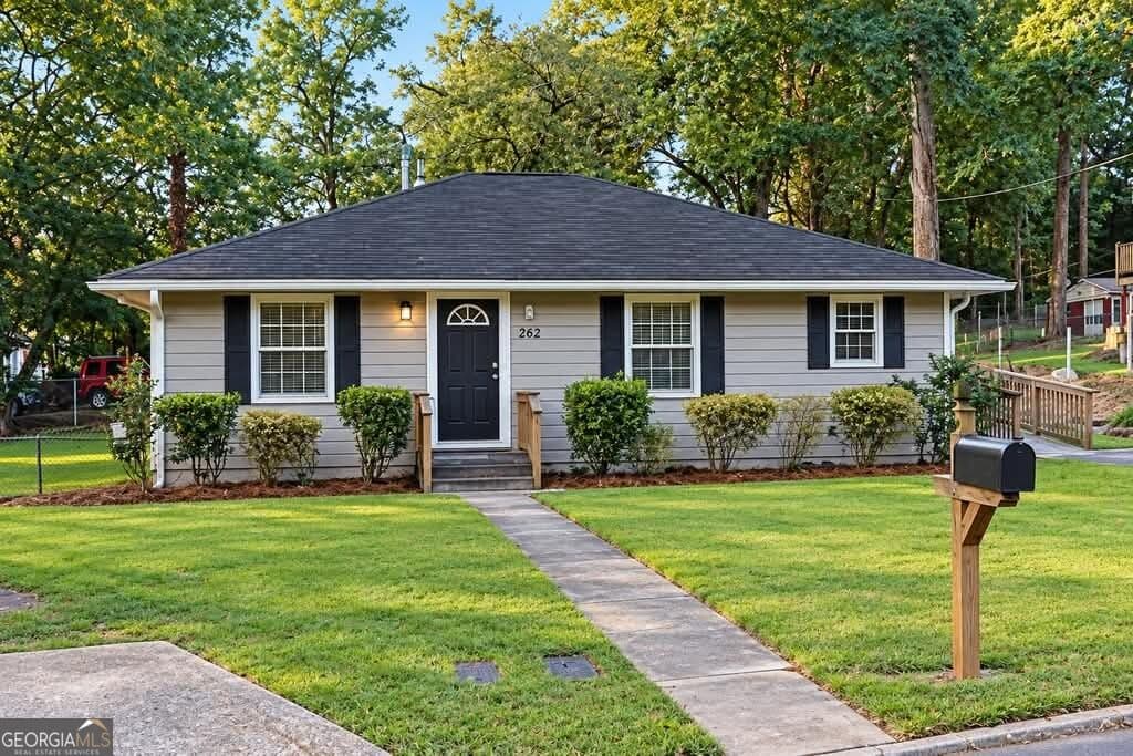 3 bedroom, 2 bathroom, 1,216 sq ft single family residence for rent at 262 NE Forest Avenue, Marietta, GA 30060 for $2,200 a month — photo 1 of 1