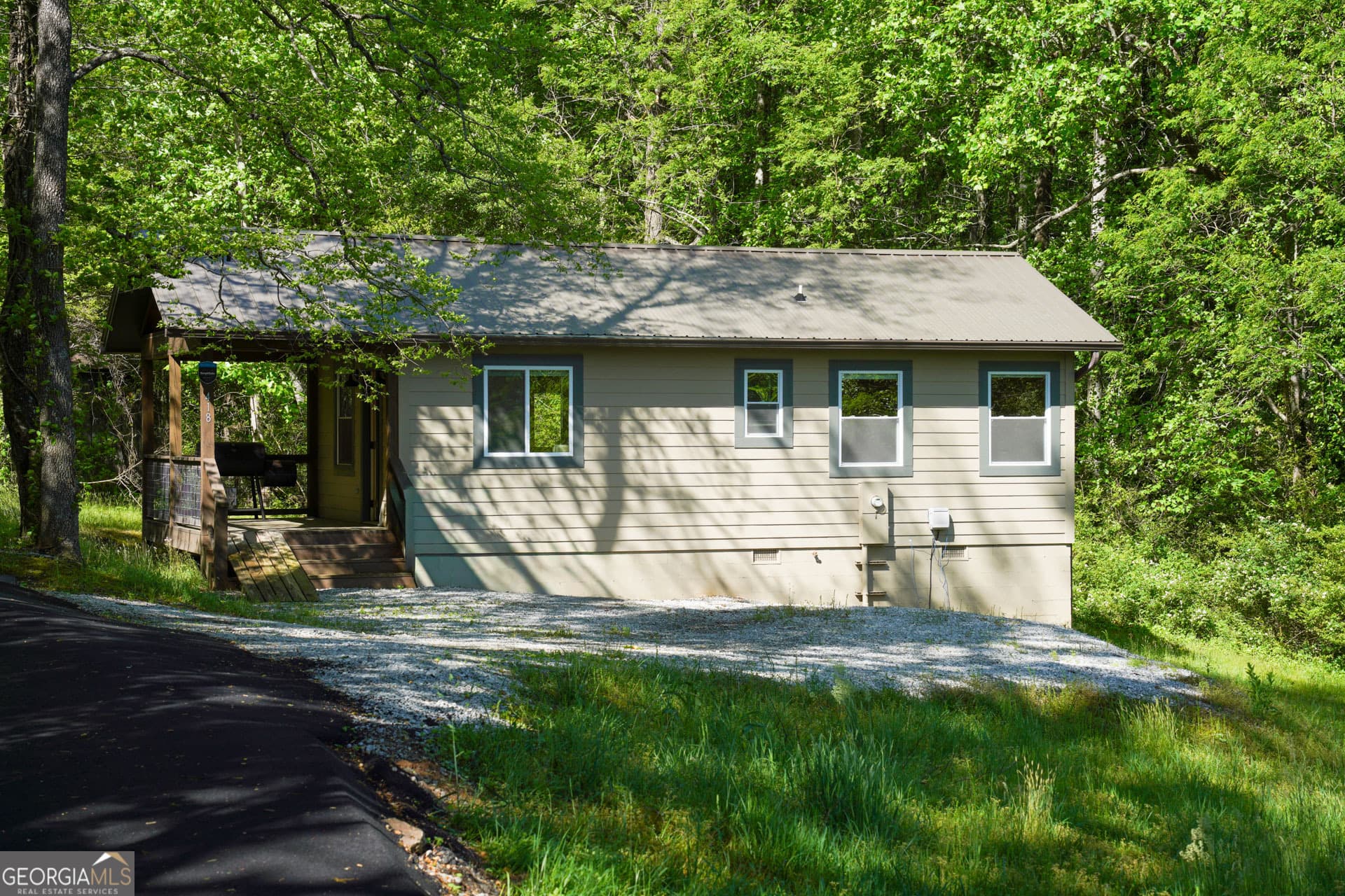 1 bedroom, 1 bathroom, 512 sq ft cabin,single family residence for sale at 418 W Langston Avenue, Clayton, GA 30525