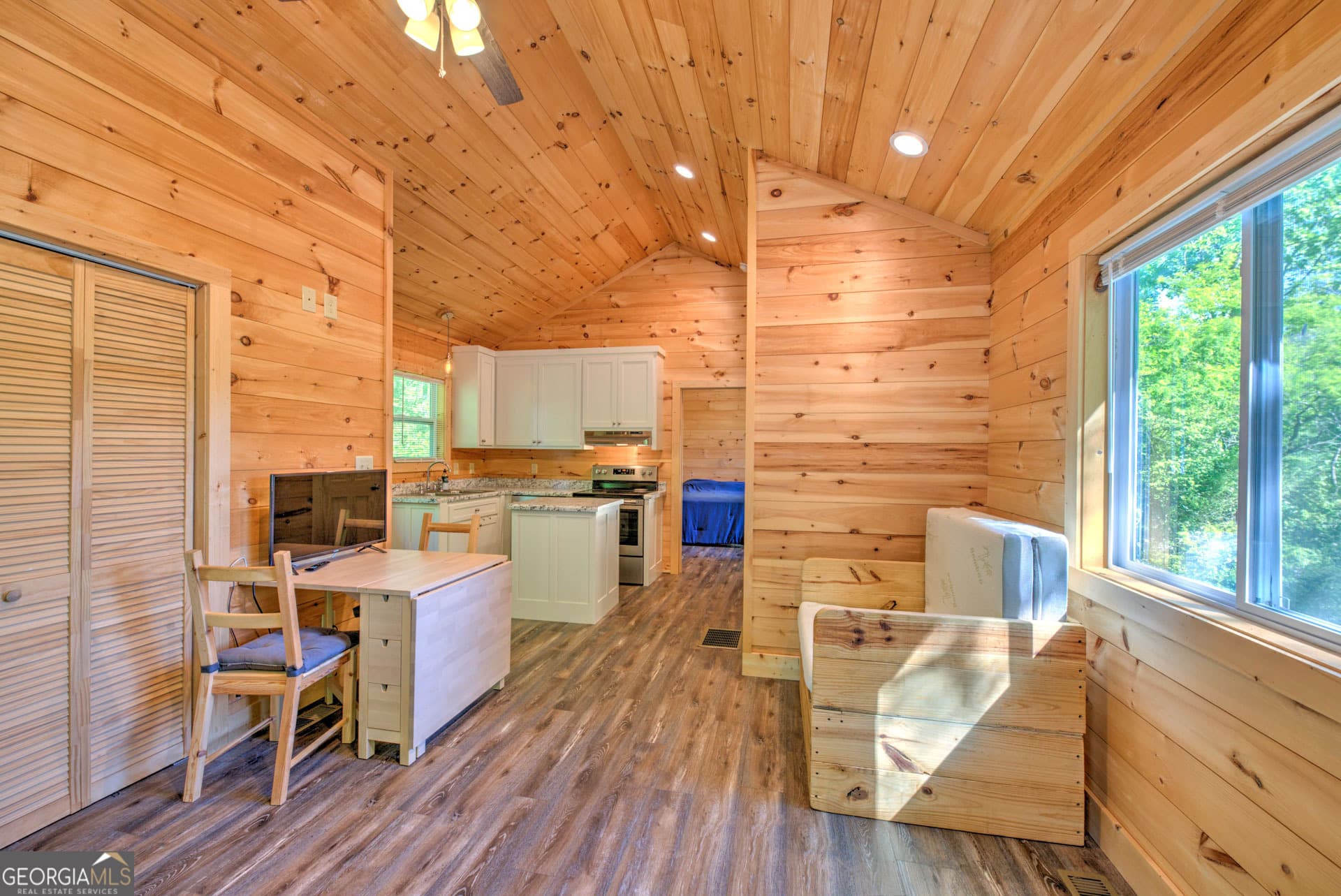 1 bedroom, 1 bathroom, 512 sq ft cabin,single family residence for sale at 418 W Langston Avenue, Clayton, GA 30525 — photo 10