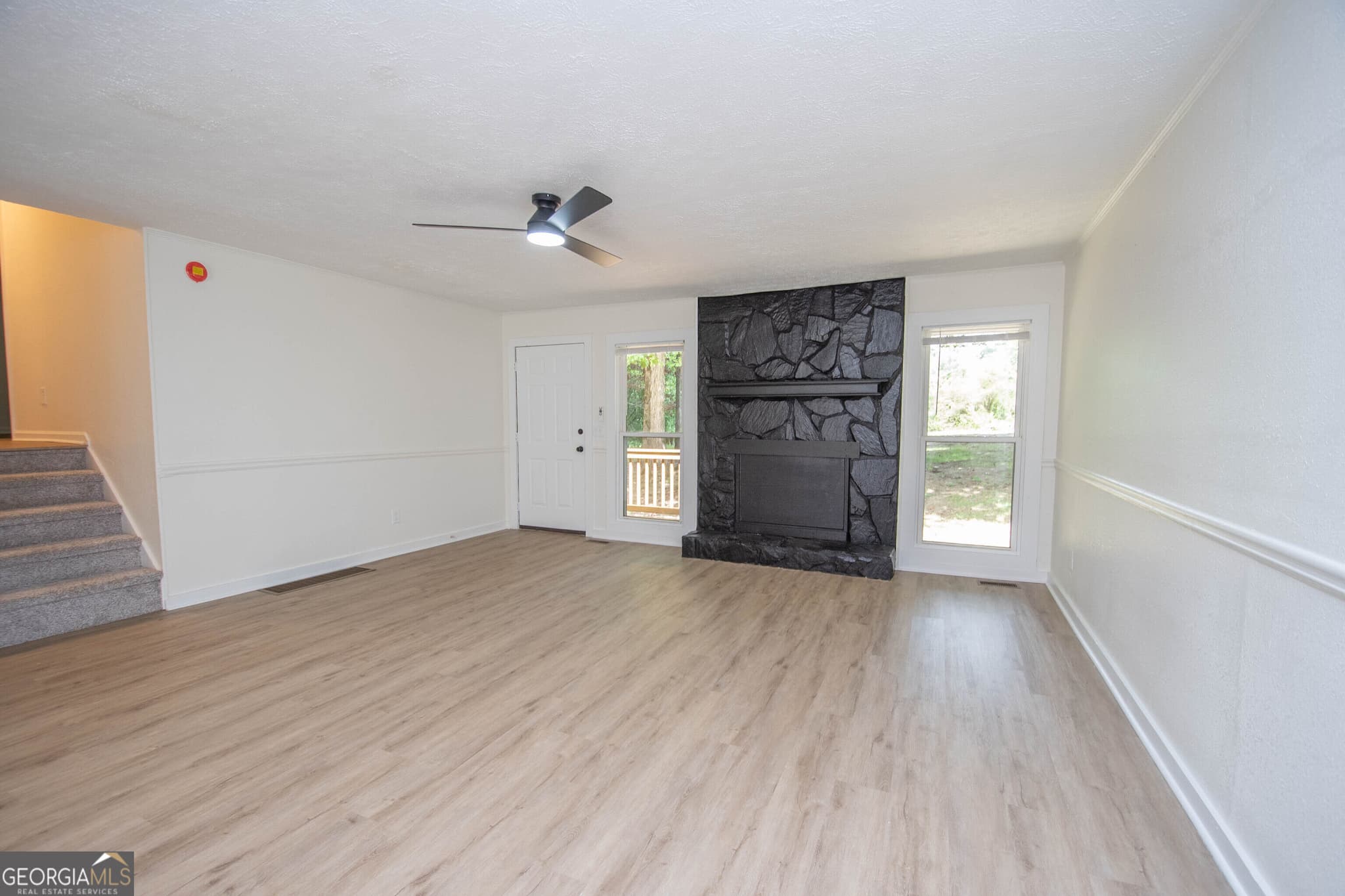 4 bedroom, 2.5 bathroom, 2,084 sq ft single family residence for sale at 240 Hearthstone Drive, Newnan, GA 30263 — photo 7