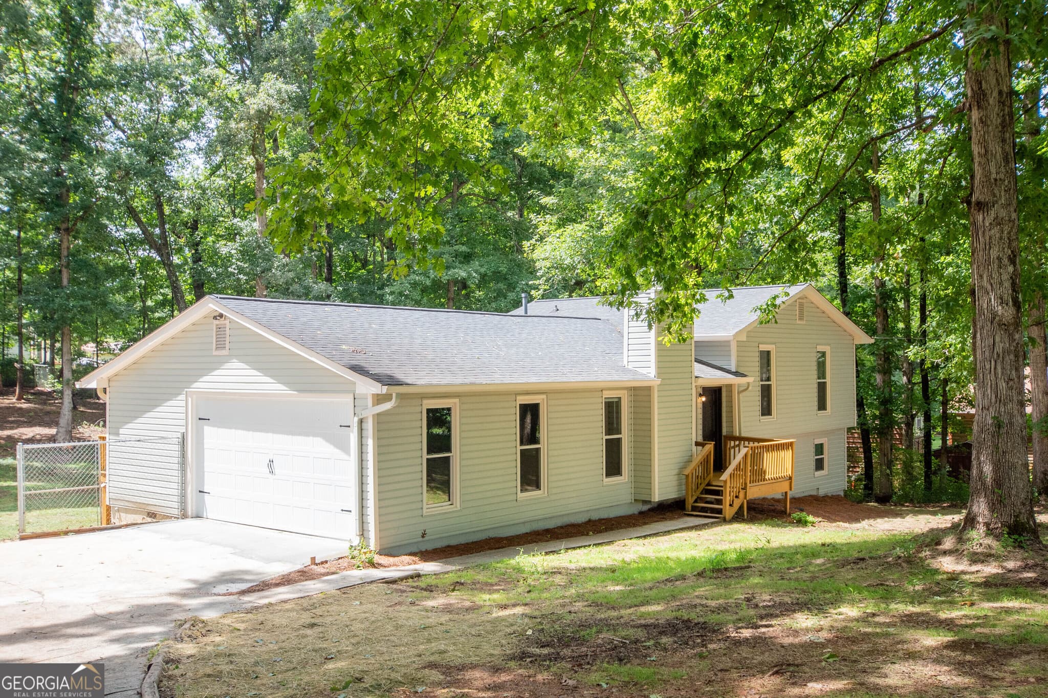 4 bedroom, 2.5 bathroom, 2,084 sq ft single family residence for sale at 240 Hearthstone Drive, Newnan, GA 30263 — photo 1 of 43