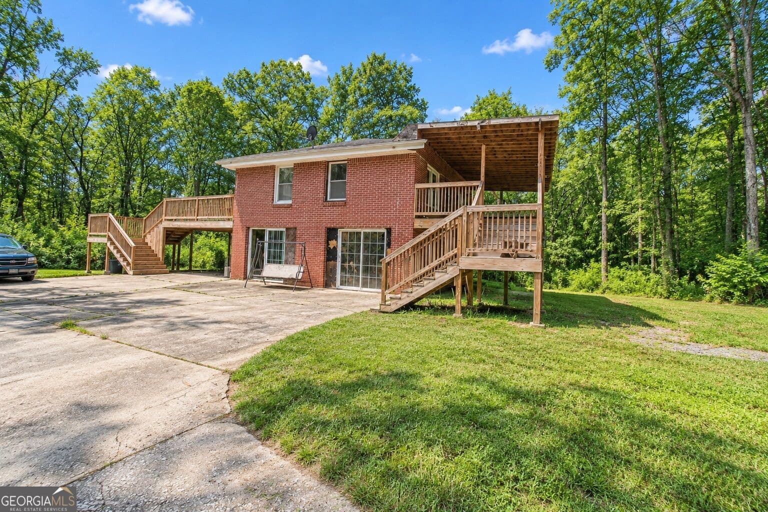 3 bedroom, 2 bathroom, 1,185 sq ft single family residence for sale at 140 Joe Bray Road, Fayetteville, GA 30214 — photo 1 of 65