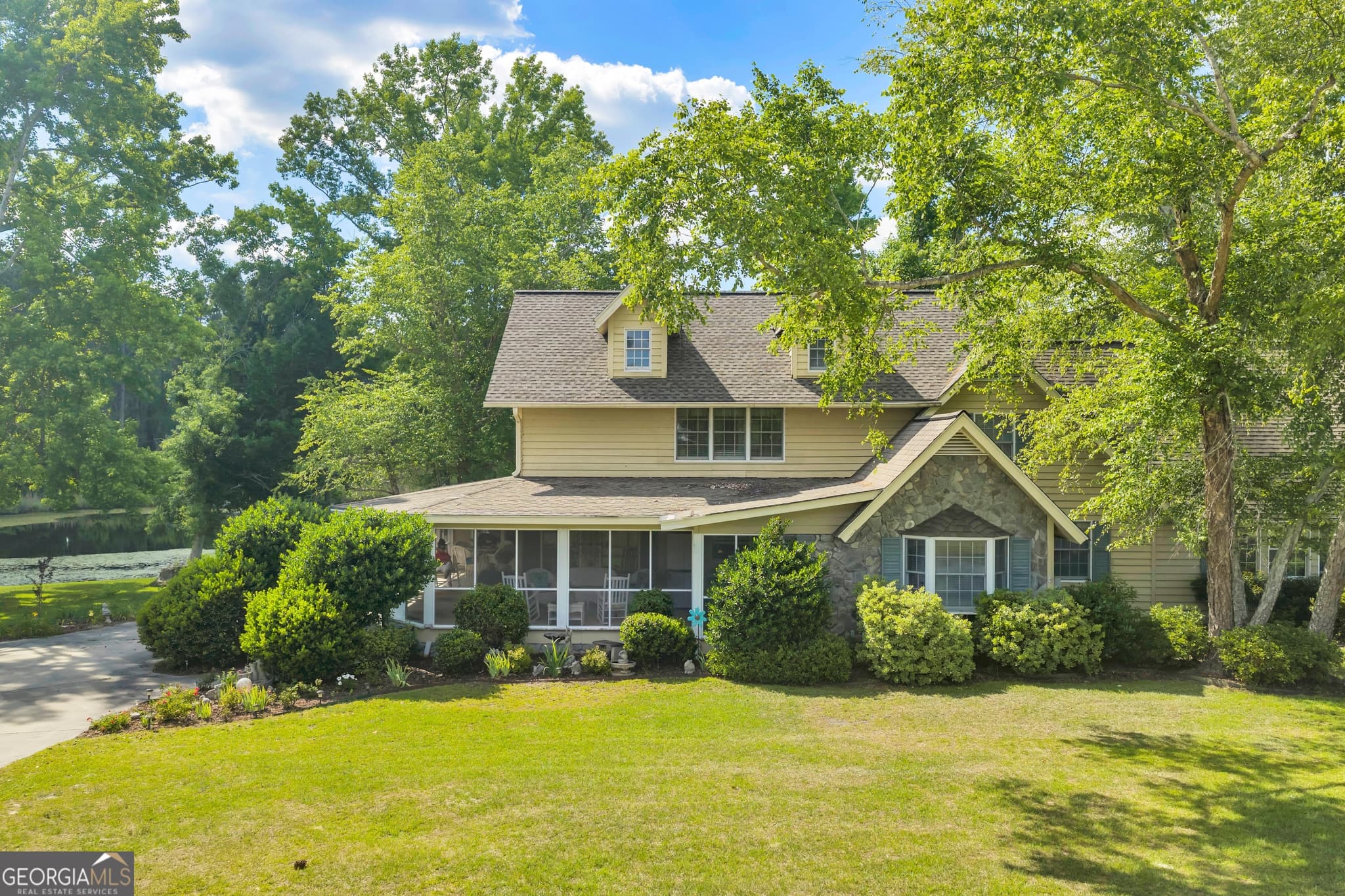 3 bedroom, 4 bathroom, 4,245 sq ft single family residence for sale at 87 Georgia Avenue, Adrian, GA 31002 — photo 3