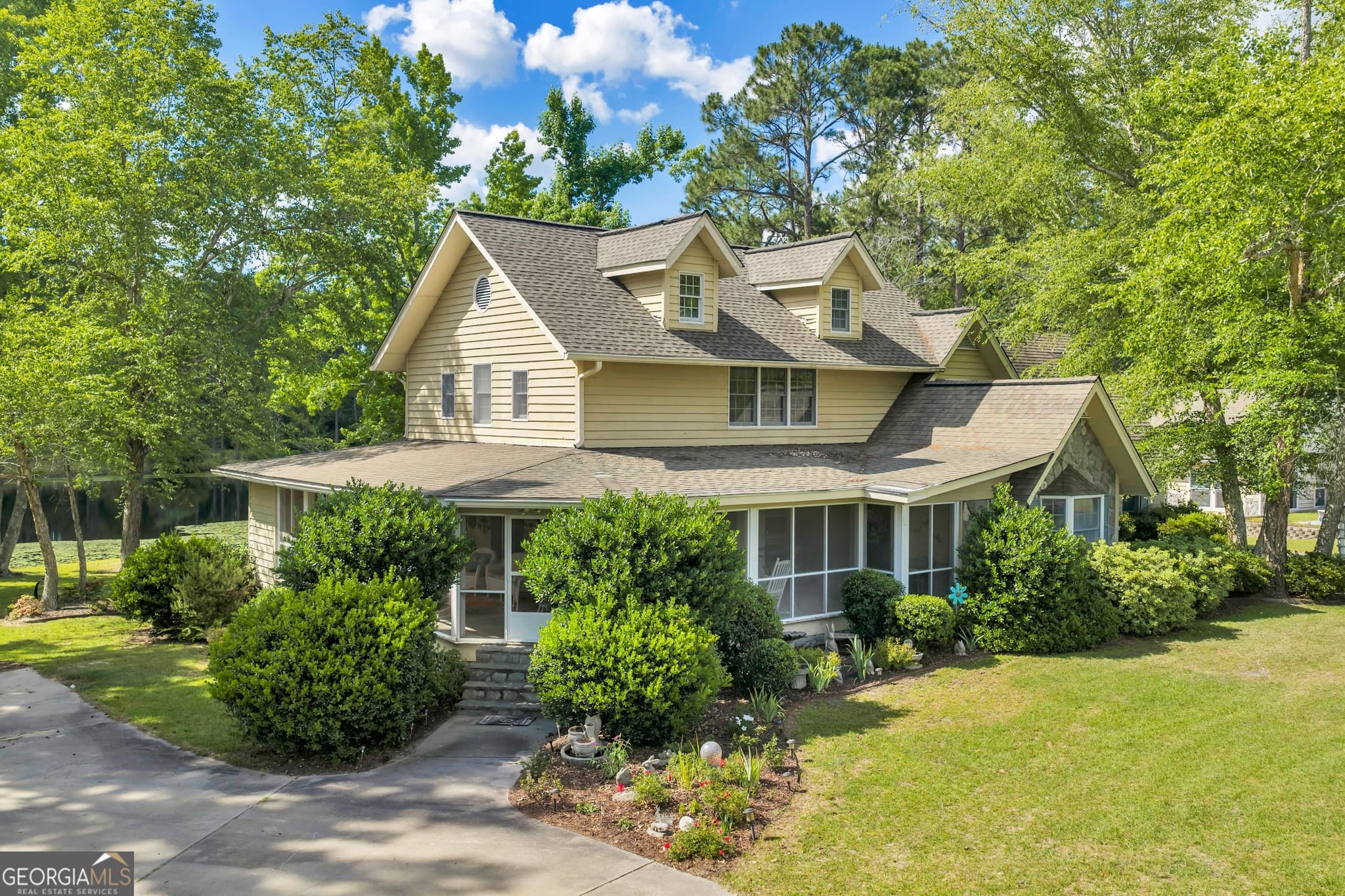 3 bedroom, 4 bathroom, 4,245 sq ft single family residence for sale at 87 Georgia Avenue, Adrian, GA 31002 — photo 5