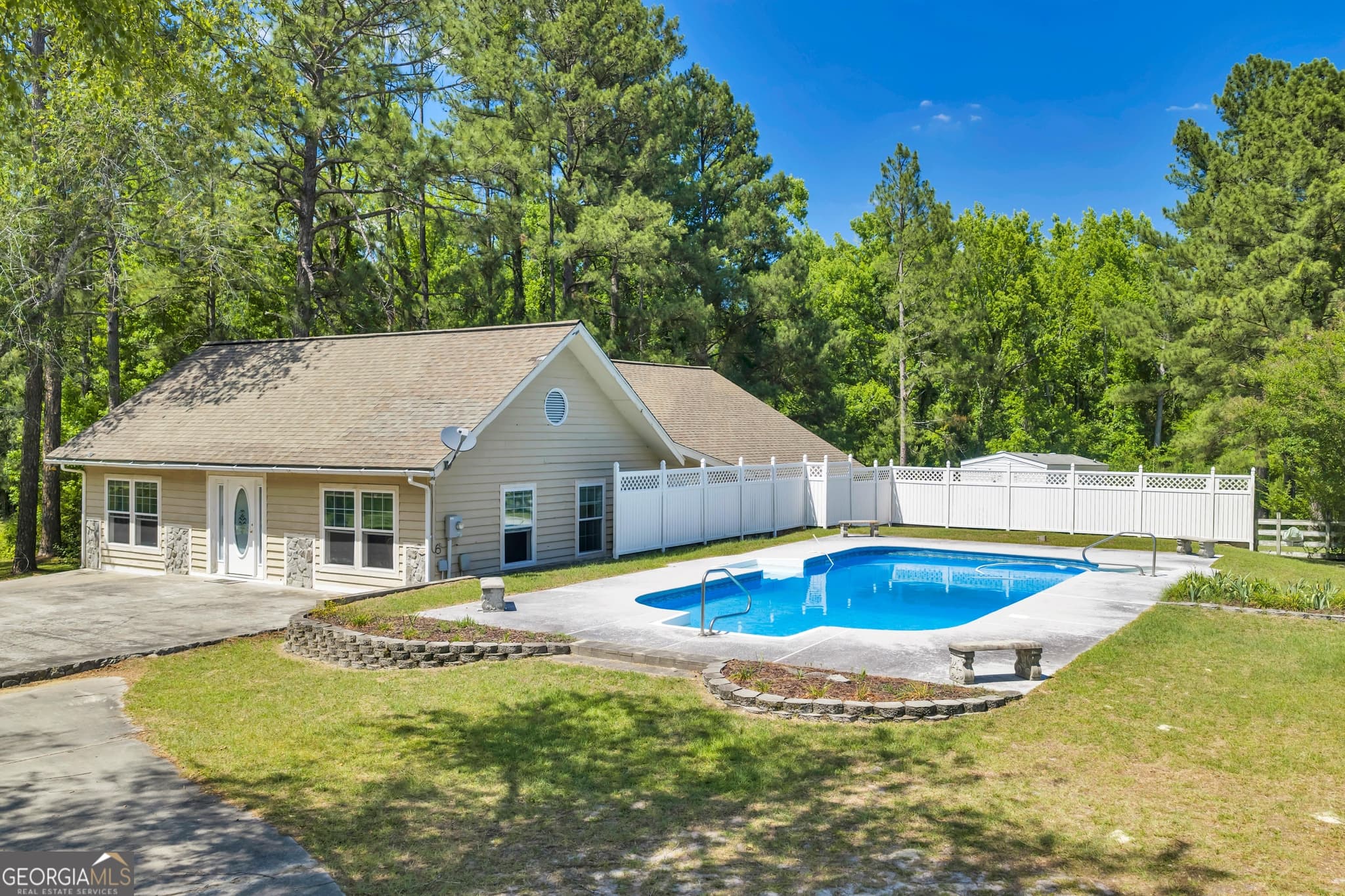 3 bedroom, 4 bathroom, 4,245 sq ft single family residence for sale at 87 Georgia Avenue, Adrian, GA 31002 — photo 10