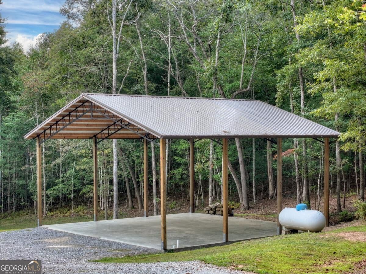 4 bedroom, 3 bathroom, 3,072 sq ft cabin,single family residence for sale at 185 Pine Lane 5,6,7, Mineral Bluff, GA 30559 — photo 5
