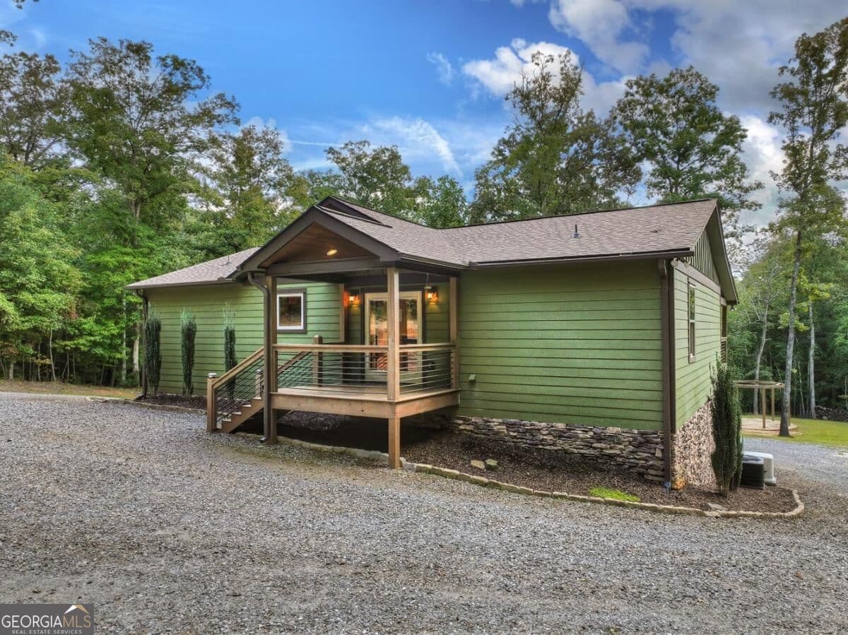 4 bedroom, 3 bathroom, 3,072 sq ft cabin,single family residence for sale at 185 Pine Lane 5,6,7, Mineral Bluff, GA 30559 — photo 4