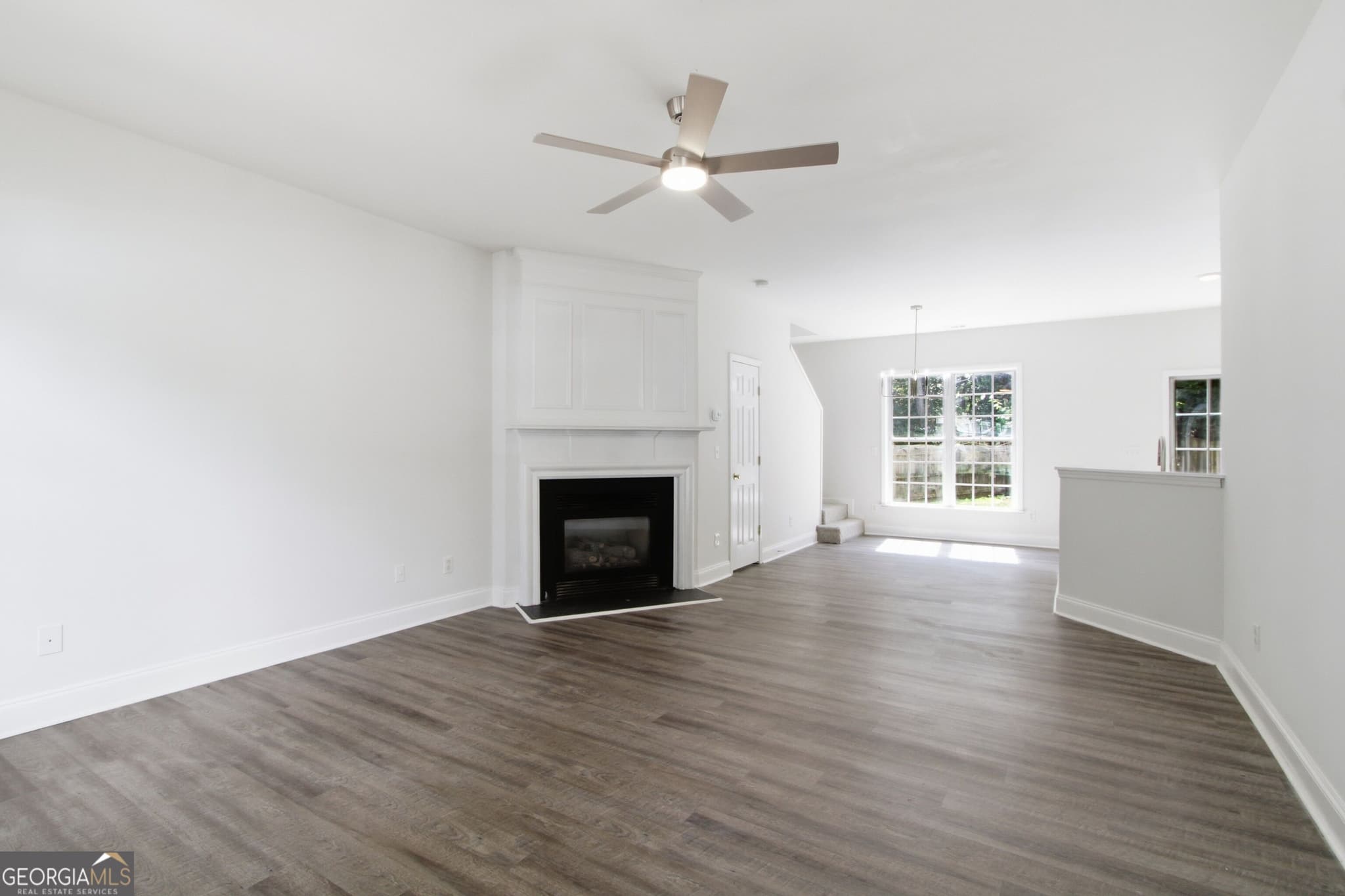 3 bedroom, 2.5 bathroom, 1,436 sq ft single family residence for sale at 1202 Astastula Way, Woodstock, GA 30188 — photo 3