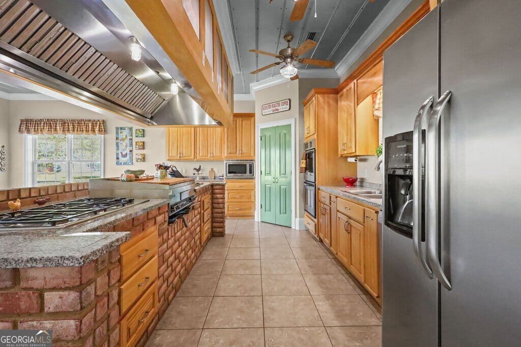 3 bedroom, 2.5 bathroom, 2,316 sq ft single family residence for sale at 1761 Osteen Branch Road, Jesup, GA 31545 — photo 6
