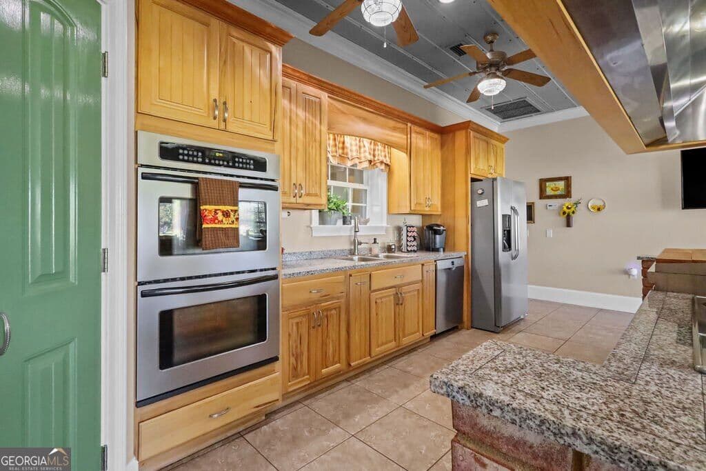 3 bedroom, 2.5 bathroom, 2,316 sq ft single family residence for sale at 1761 Osteen Branch Road, Jesup, GA 31545 — photo 8