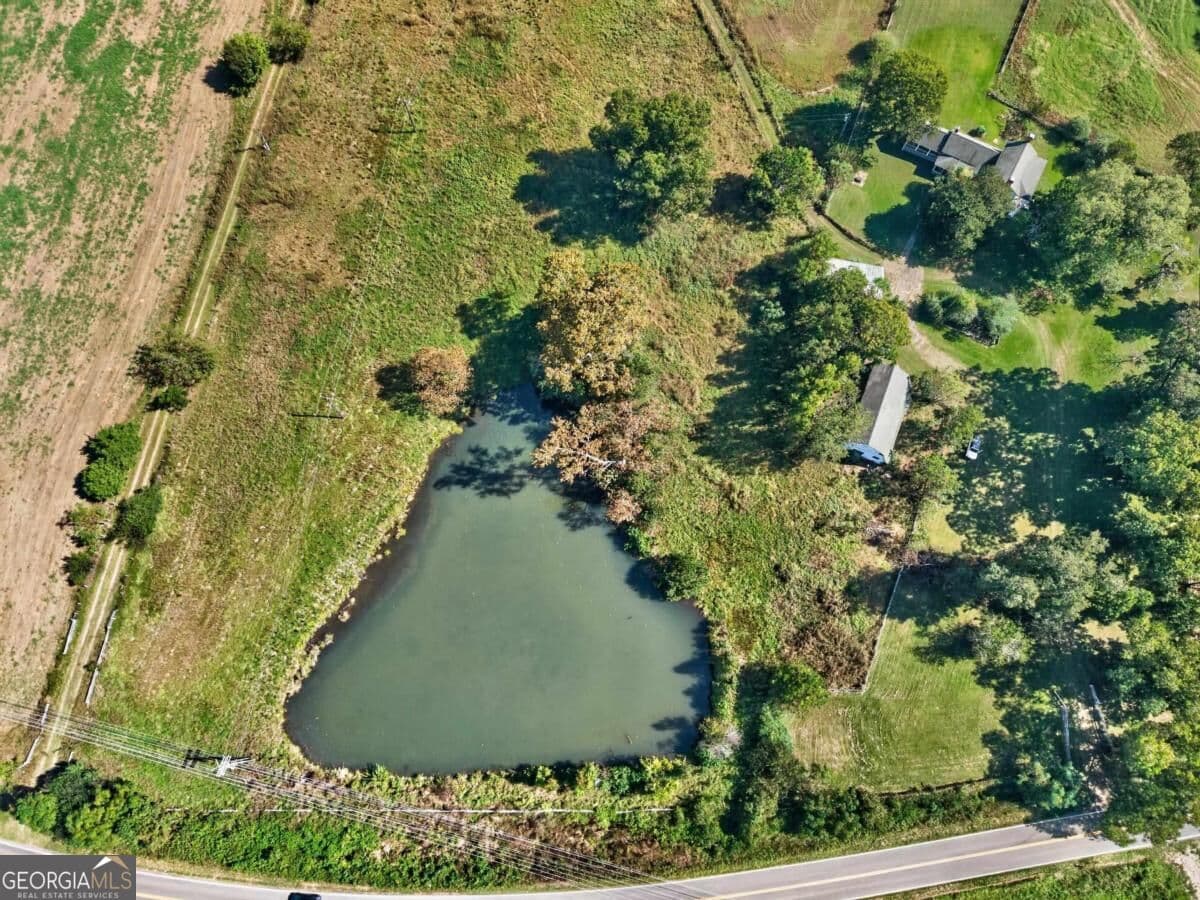 2 bedroom, 1.5 bathroom, 2,020 sq ft single family residence for sale at 366 Old Phoenix Road, Eatonton, GA 31024 — photo 5