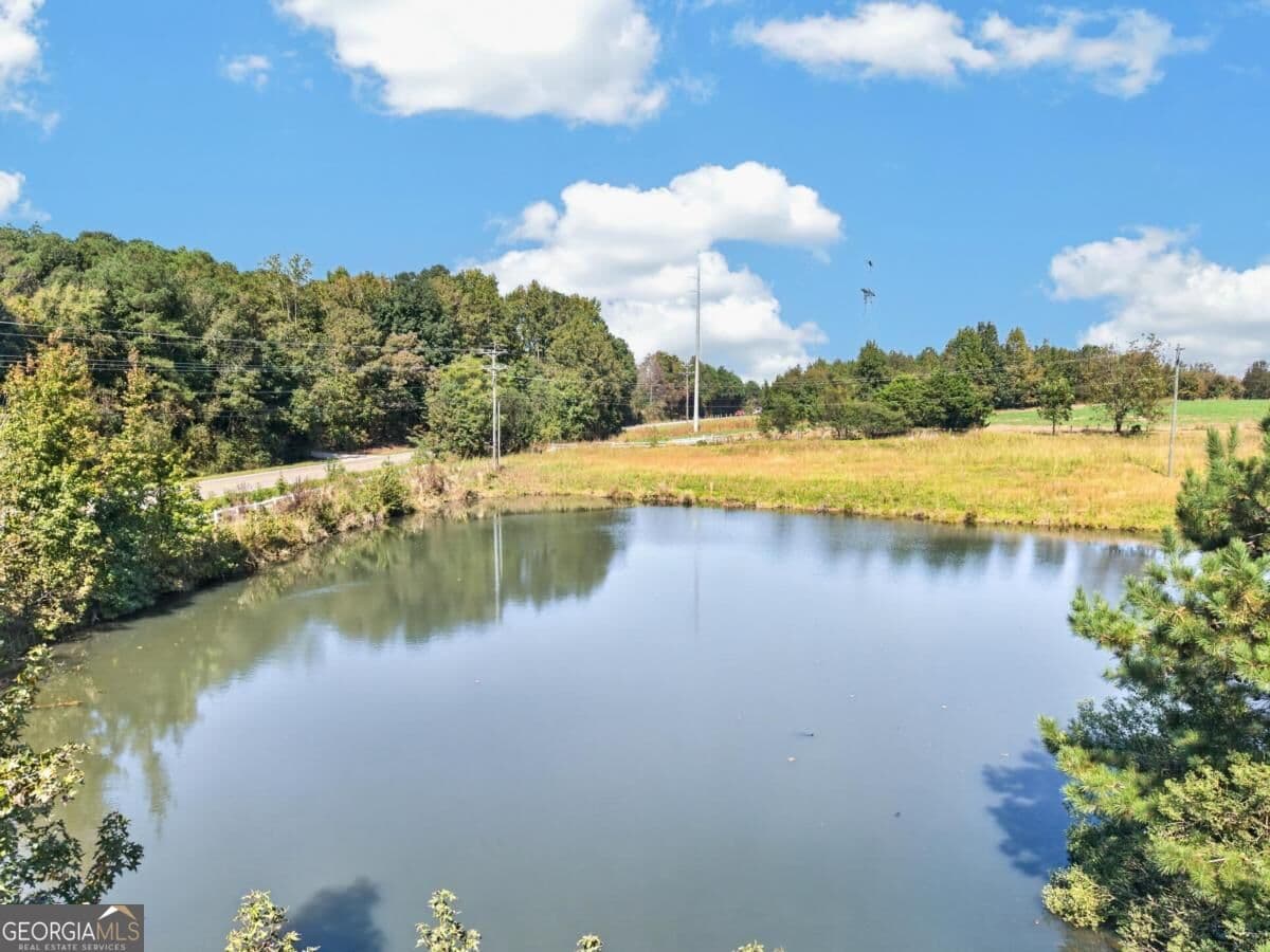 2 bedroom, 1.5 bathroom, 2,020 sq ft single family residence for sale at 366 Old Phoenix Road, Eatonton, GA 31024 — photo 8