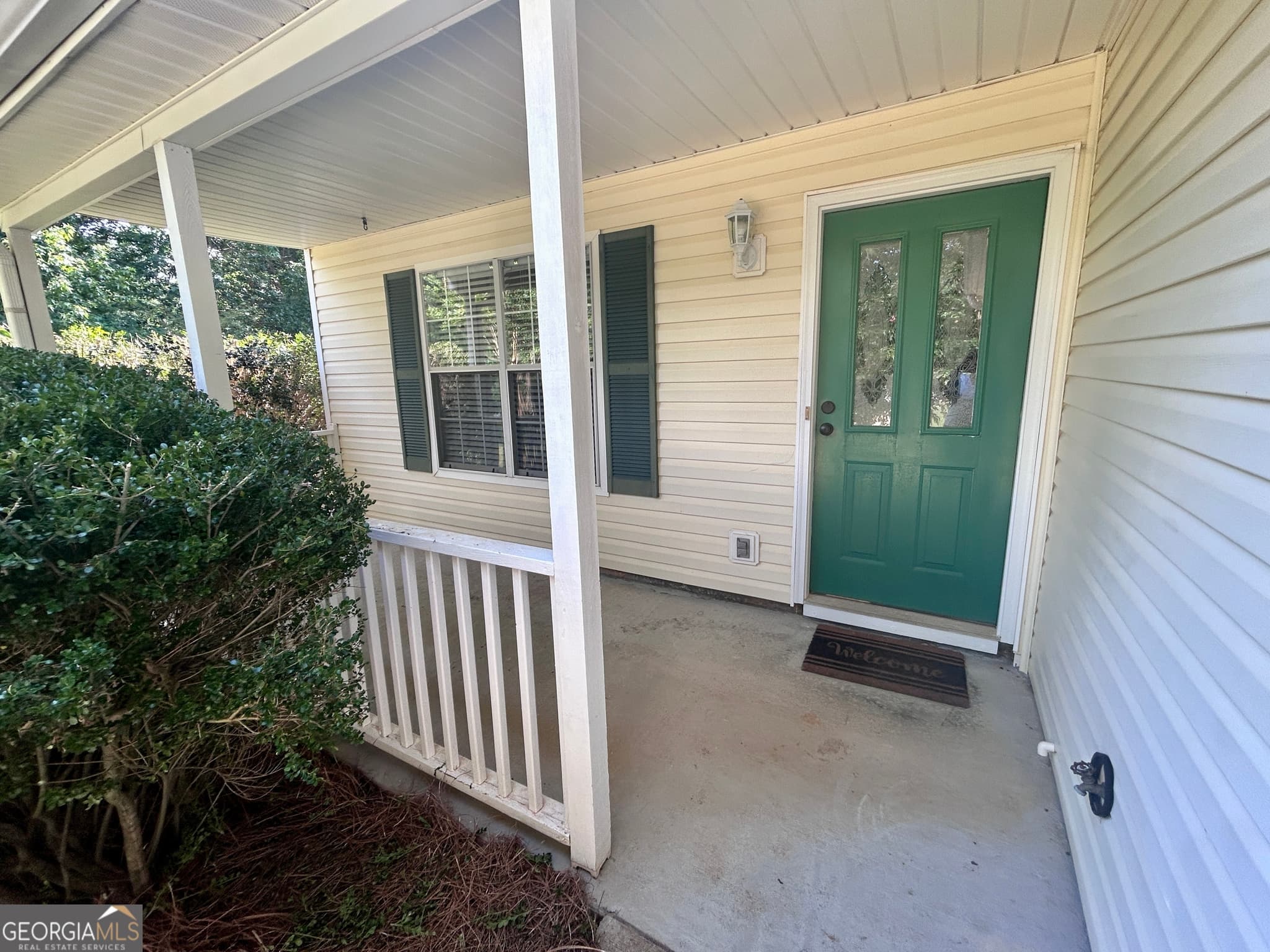 3 bedroom, 2 bathroom, 1,500 sq ft single family residence for sale at 6 Saddlebrook Chase, Senoia, GA 30276 — photo 2
