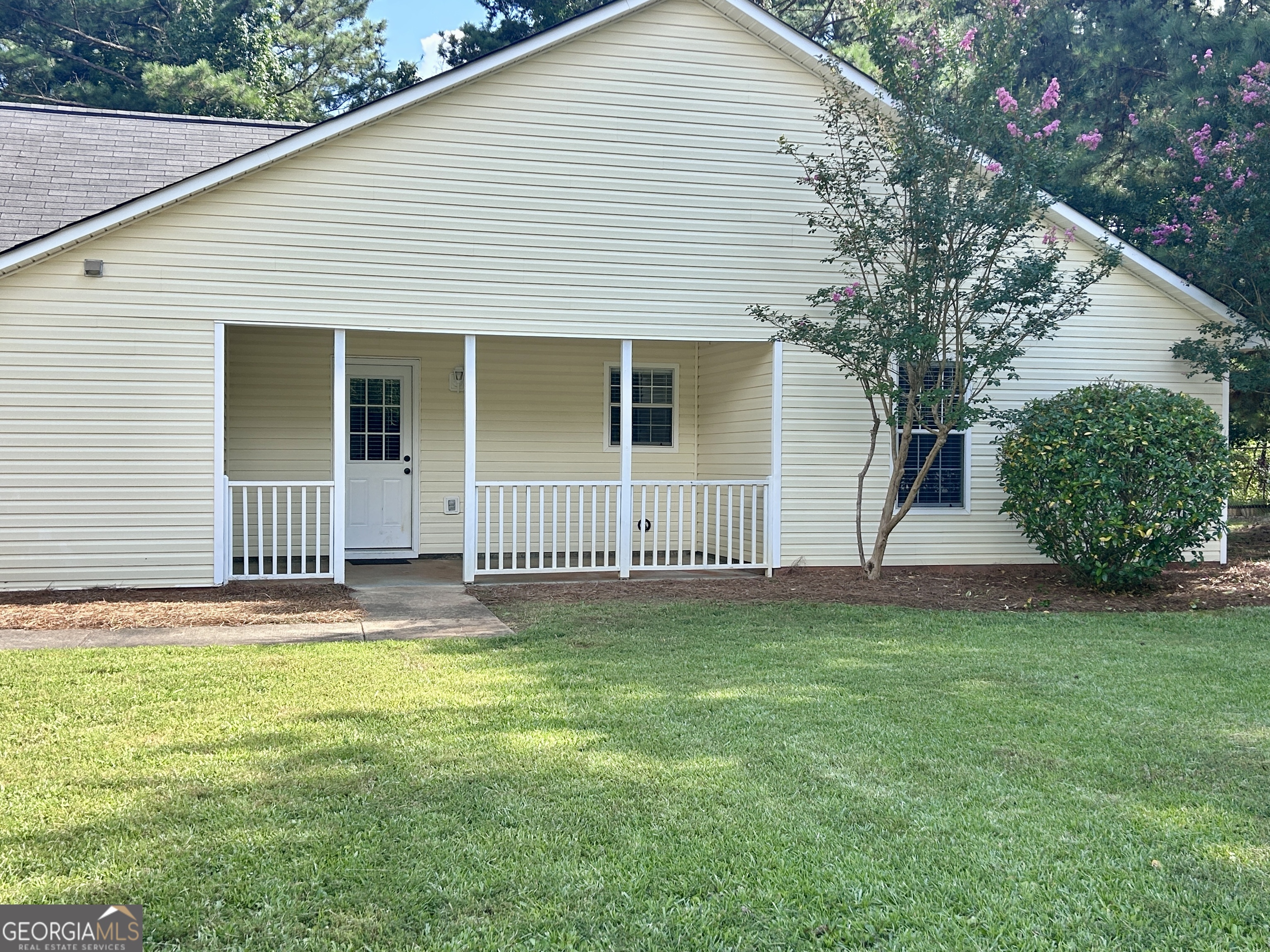 3 bedroom, 2 bathroom, 1,500 sq ft single family residence for sale at 6 Saddlebrook Chase, Senoia, GA 30276 — photo 4