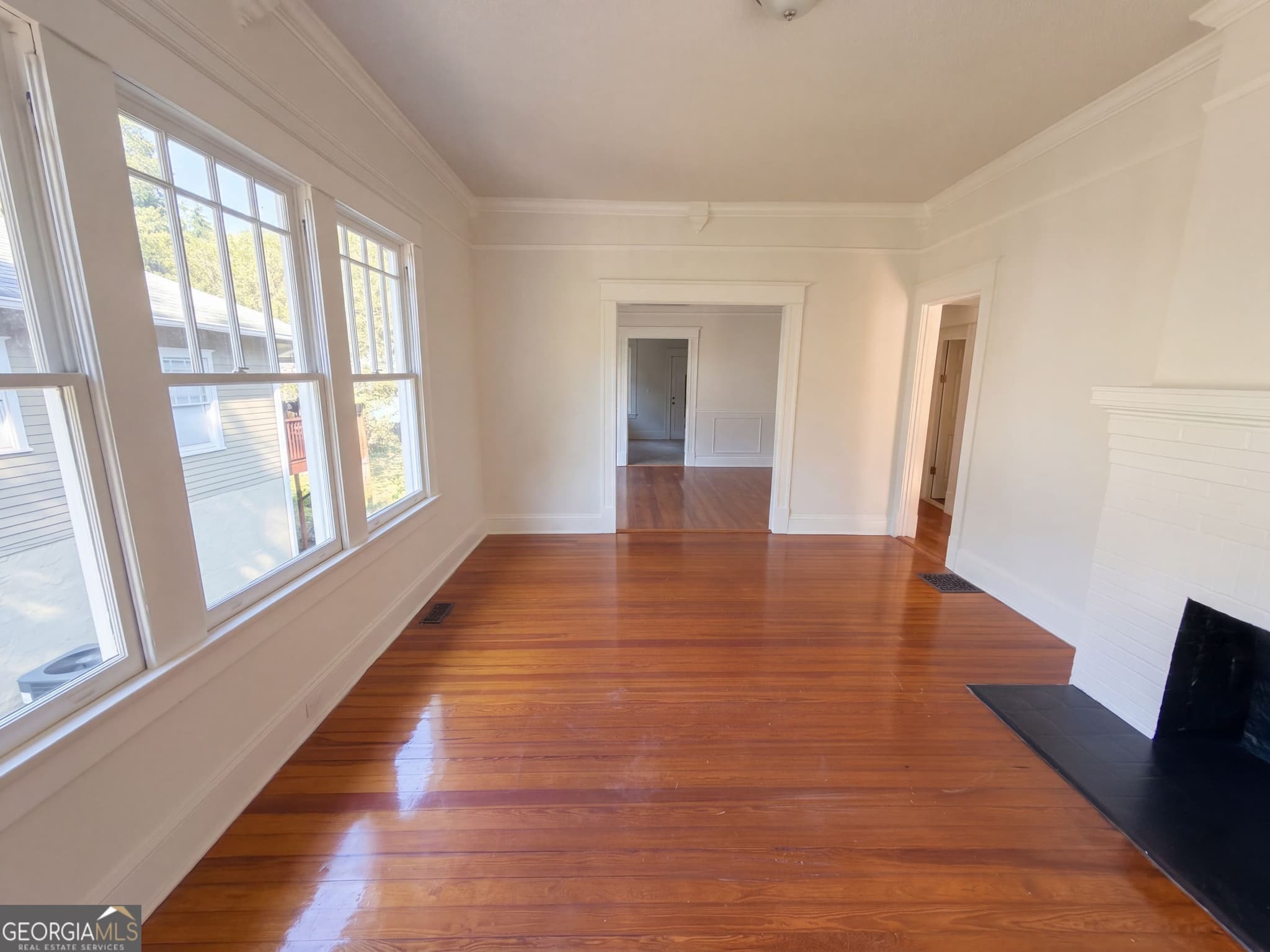 2 bedroom, 2 bathroom, 1,204 sq ft single family residence for sale at 1470 Graham Street, Atlanta, GA 30310 — photo 7