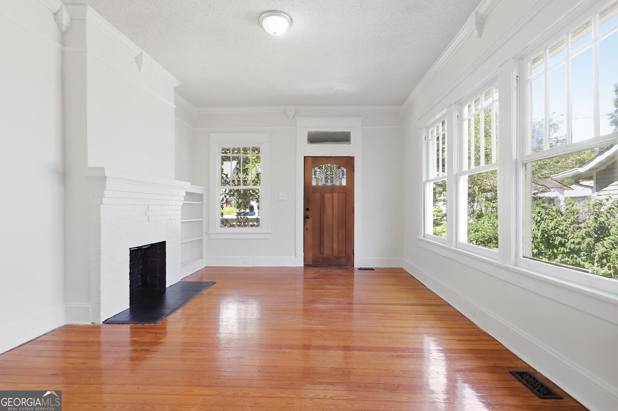 2 bedroom, 2 bathroom, 1,204 sq ft single family residence for sale at 1470 Graham Street, Atlanta, GA 30310 — photo 3