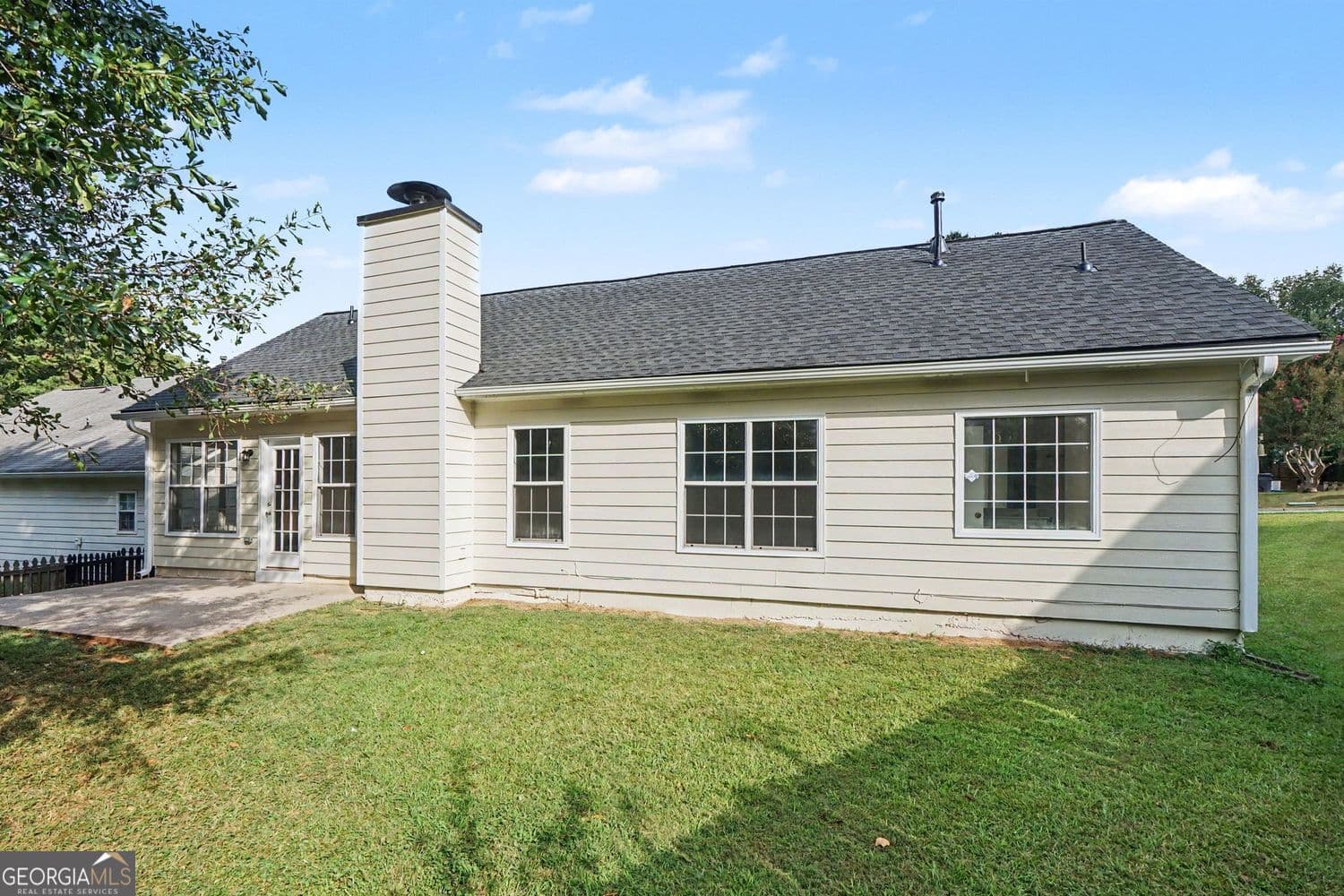 3 bedroom, 2 bathroom, 1,461 sq ft single family residence for sale at 740 Chatham Park Drive, Lawrenceville, GA 30046 — photo 2