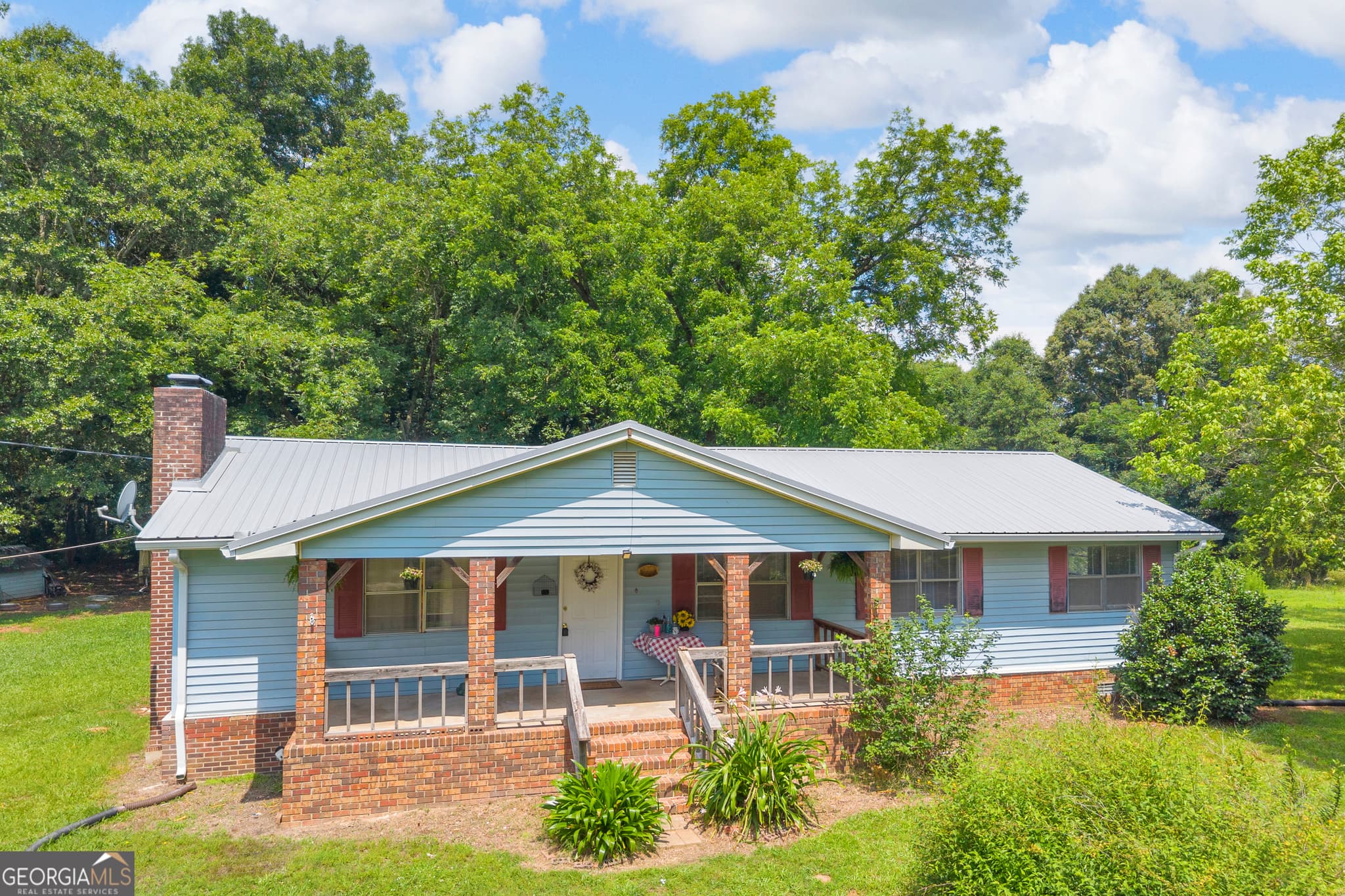 4 bedroom, 2 bathroom, 1,619 sq ft single family residence for sale at 89 New House Road, Canon, GA 30520