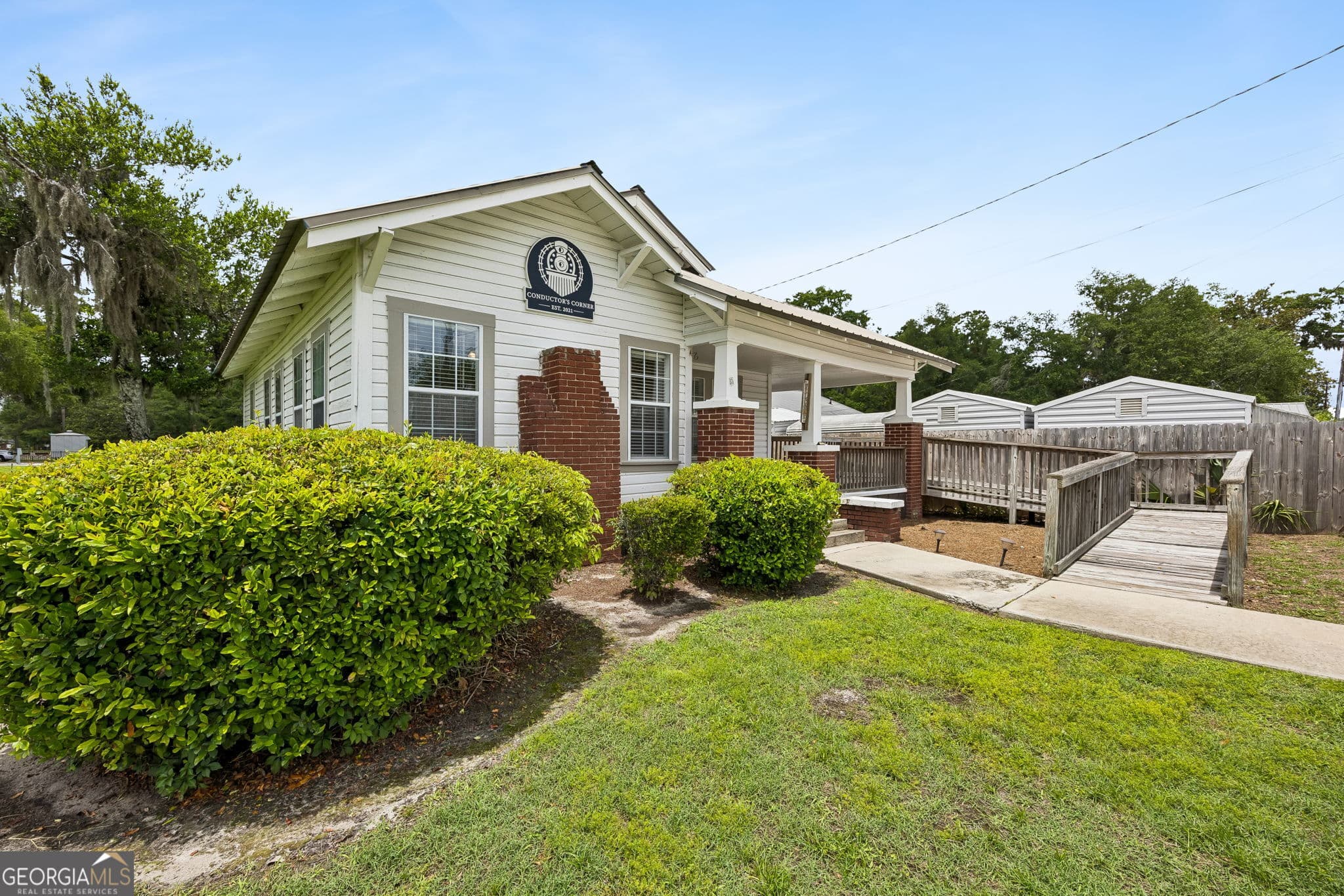 2 bedroom, 1 bathroom, 1,131 sq ft mixed use under contract at 383 First Street, Folkston, GA 31537 — photo 4