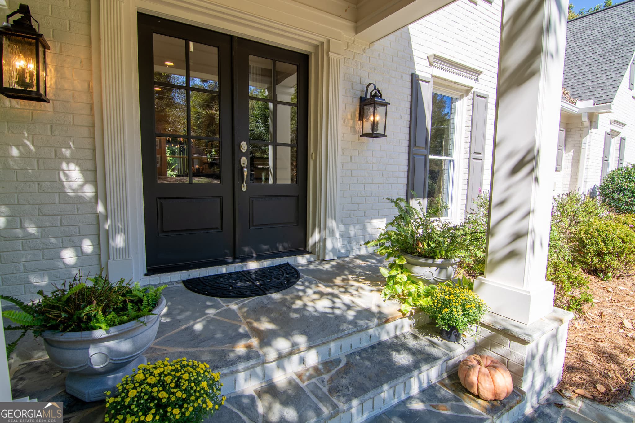 4 bedroom, 3.5 bathroom, 3,955 sq ft single family residence for sale at 3649 Allenhurst Drive, Peachtree Corners, GA 30092 — photo 5