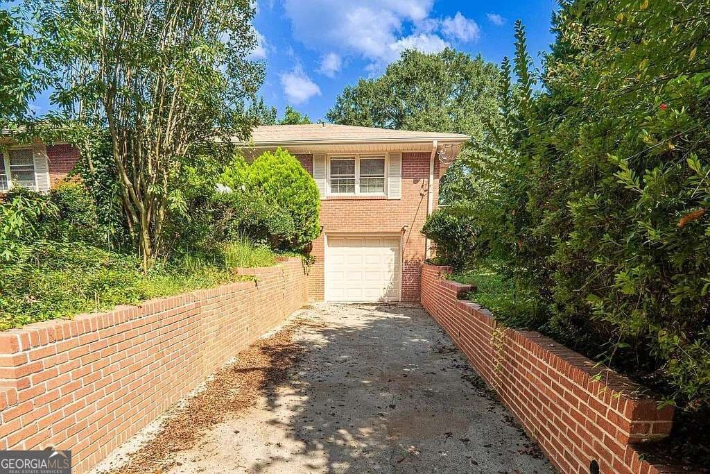 2 bedroom, 1.5 bathroom single family residence for rent at 3021 Old Concord Road, Smyrna, GA 30082 for $2,000 a month — photo 2