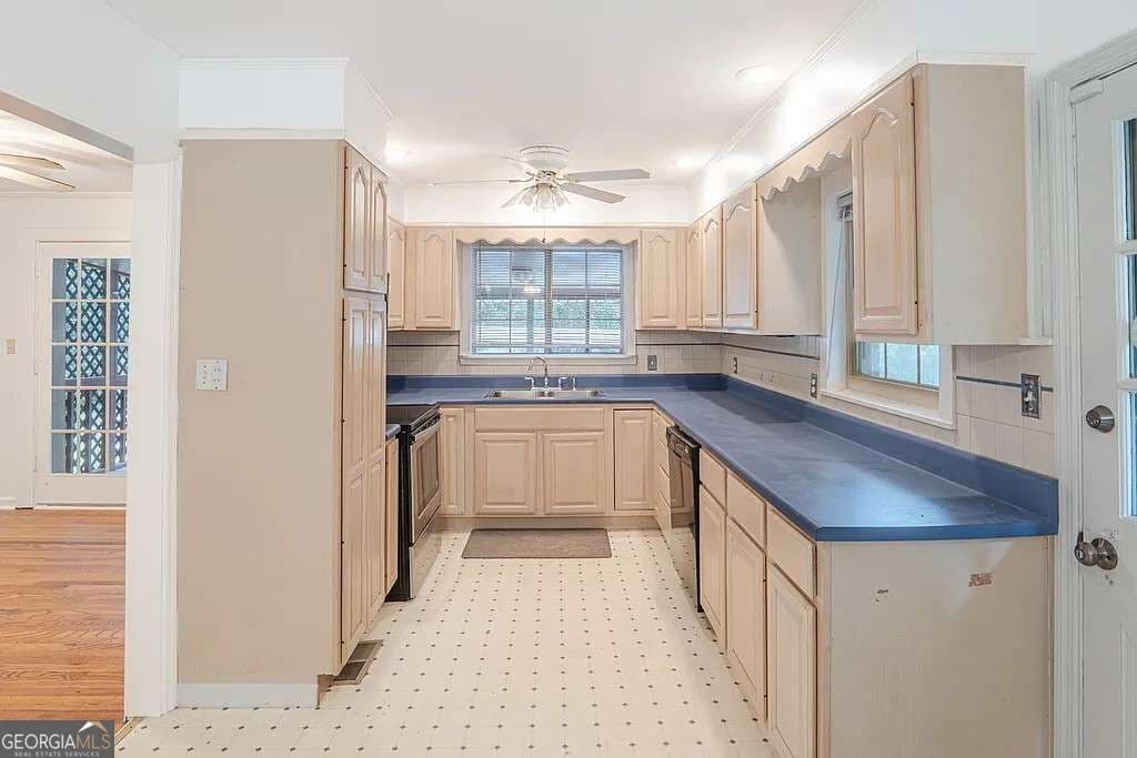 2 bedroom, 1.5 bathroom single family residence for rent at 3021 Old Concord Road, Smyrna, GA 30082 for $2,000 a month — photo 9
