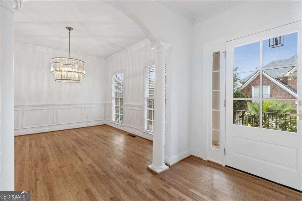 5 bedroom, 3.5 bathroom, 4,027 sq ft single family residence for sale at 1711 Summit Glen Lane, Atlanta, GA 30329 — photo 3
