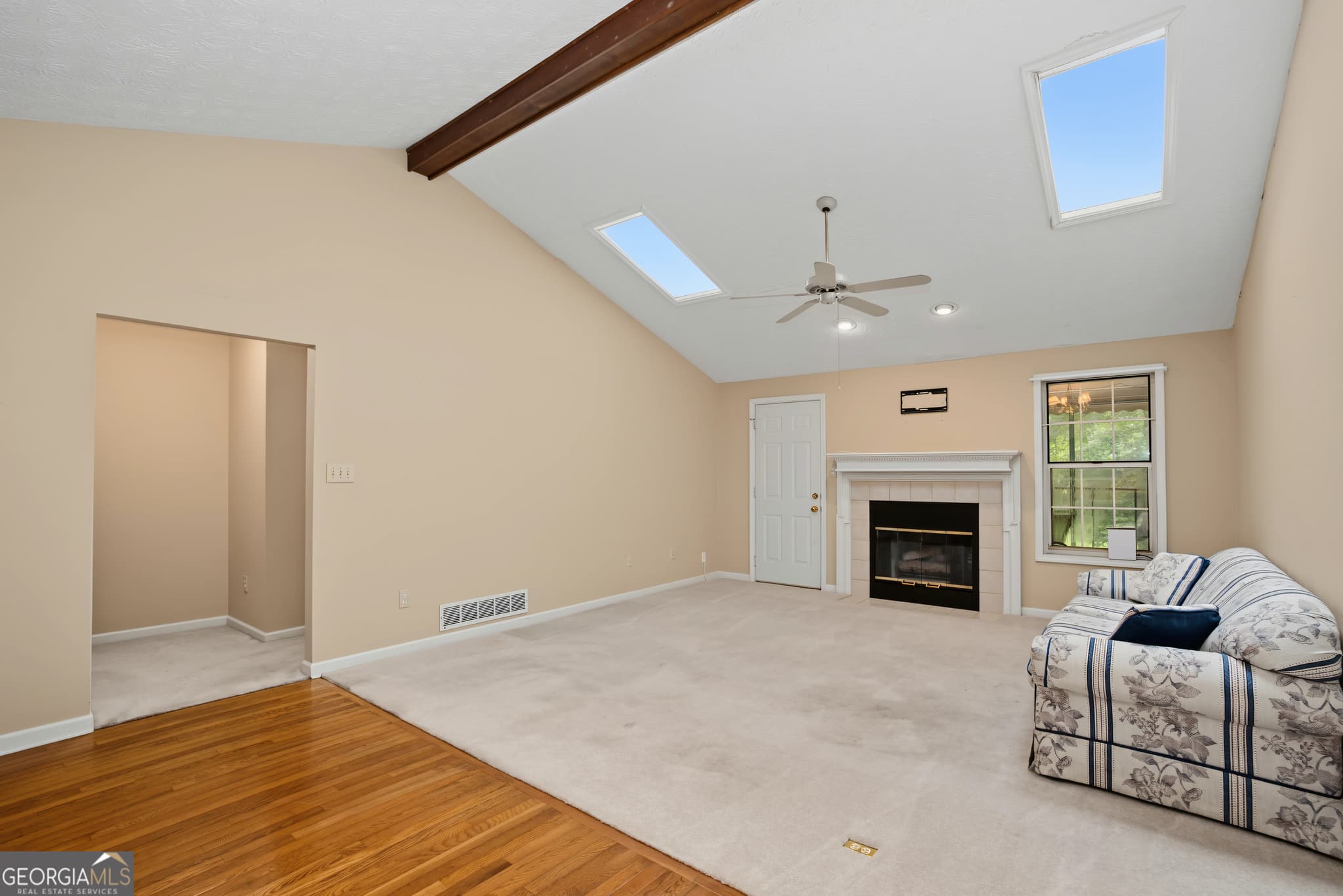 2 bedroom, 2 bathroom, 1,725 sq ft single family residence for sale at 265 Lagrange Court, Fayetteville, GA 30214 — photo 2