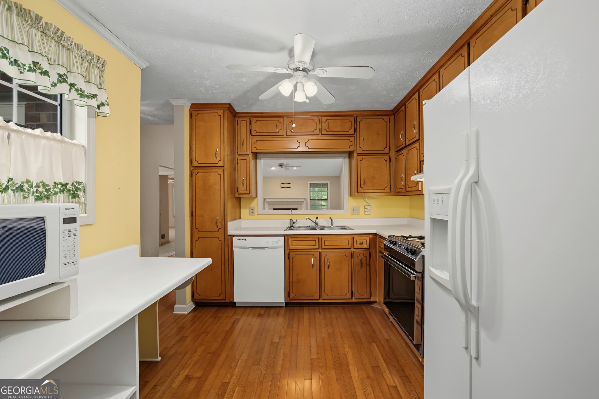 2 bedroom, 2 bathroom, 1,725 sq ft single family residence for sale at 265 Lagrange Court, Fayetteville, GA 30214 — photo 9